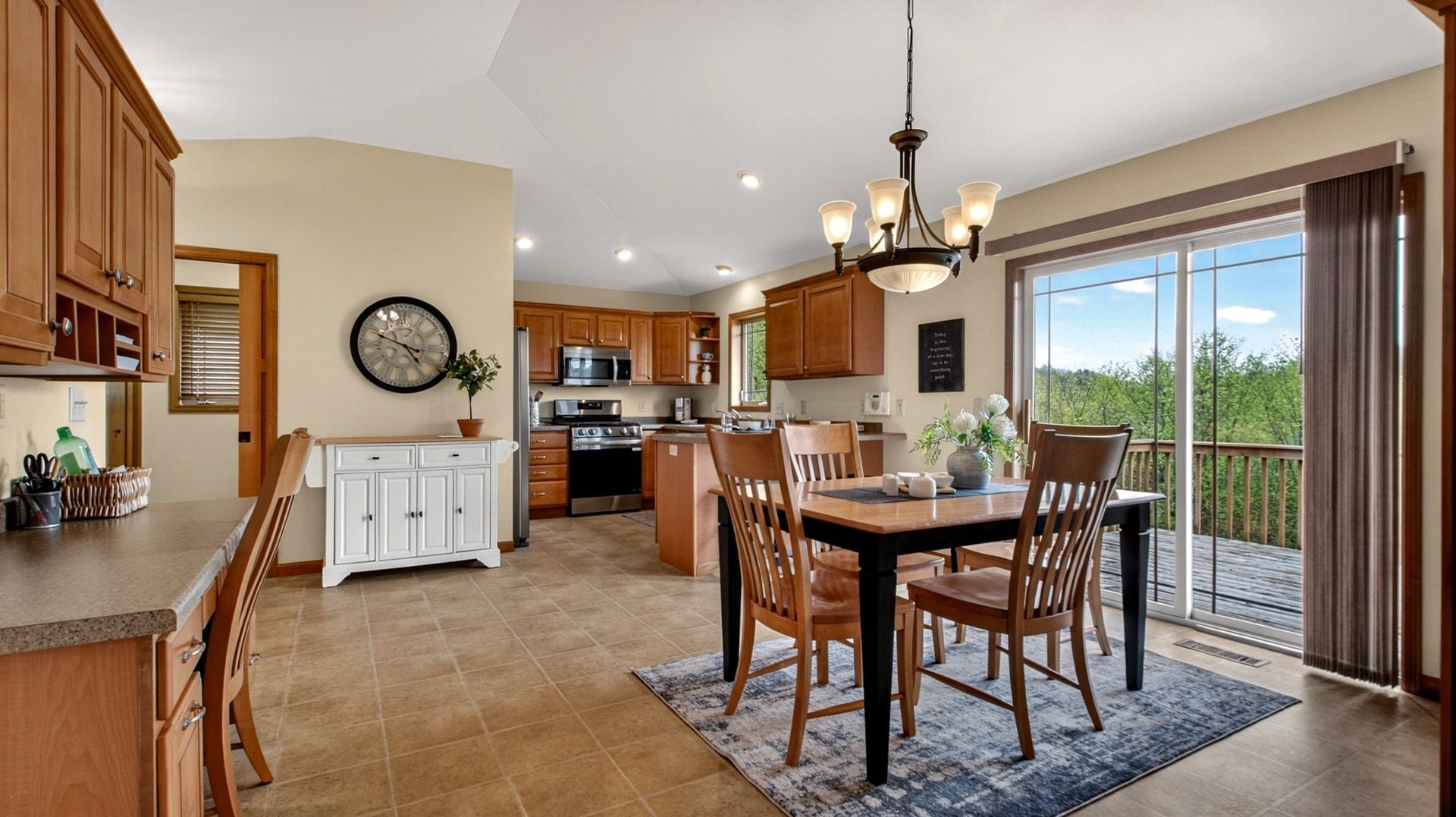 4409 Echo Valley Drive Property Photo 8