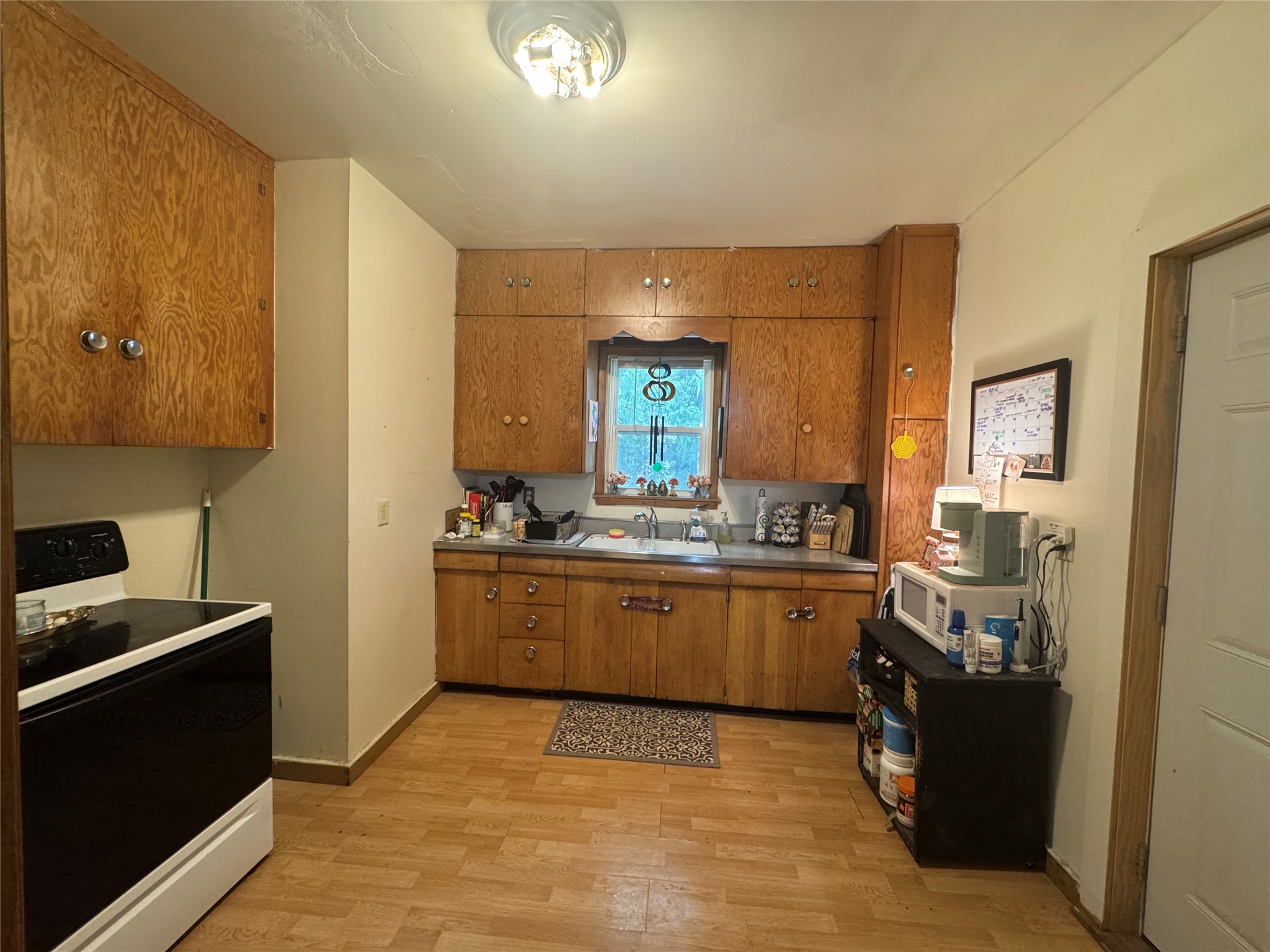 613-613 1/2 E Grand Avenue 1-2 Property Photo 11