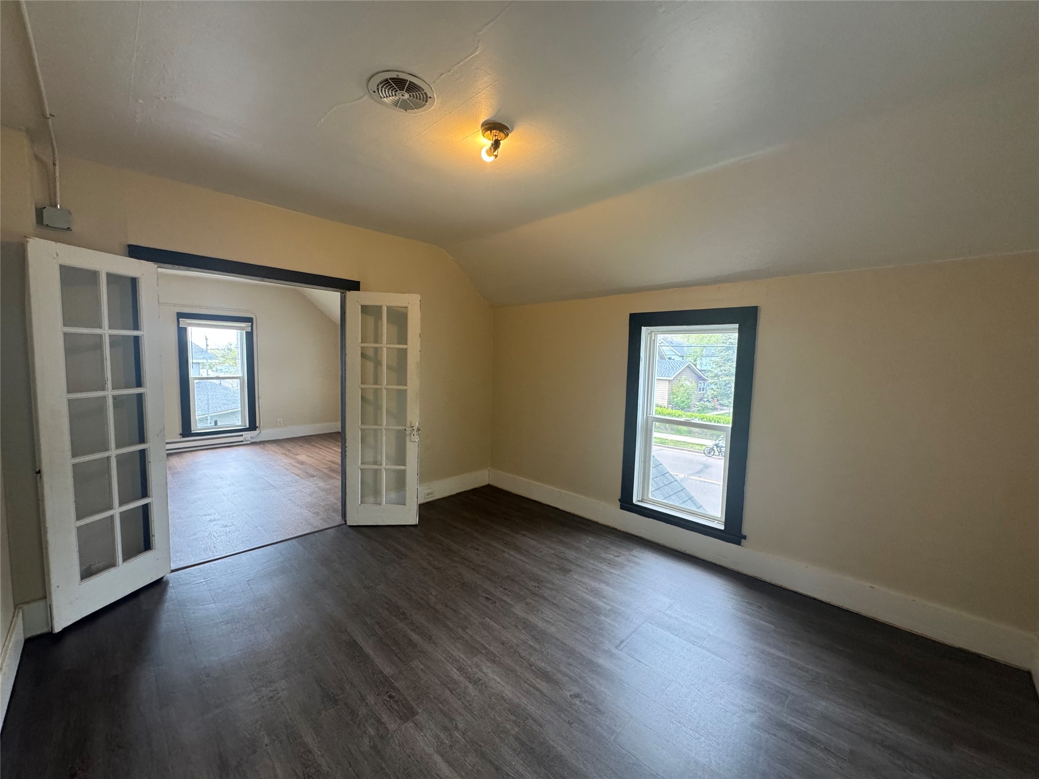 613-613 1/2 E Grand Avenue 1-2 Property Photo 19