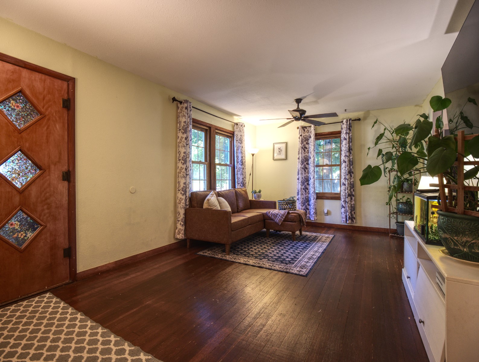 701 Park Avenue Property Photo 4
