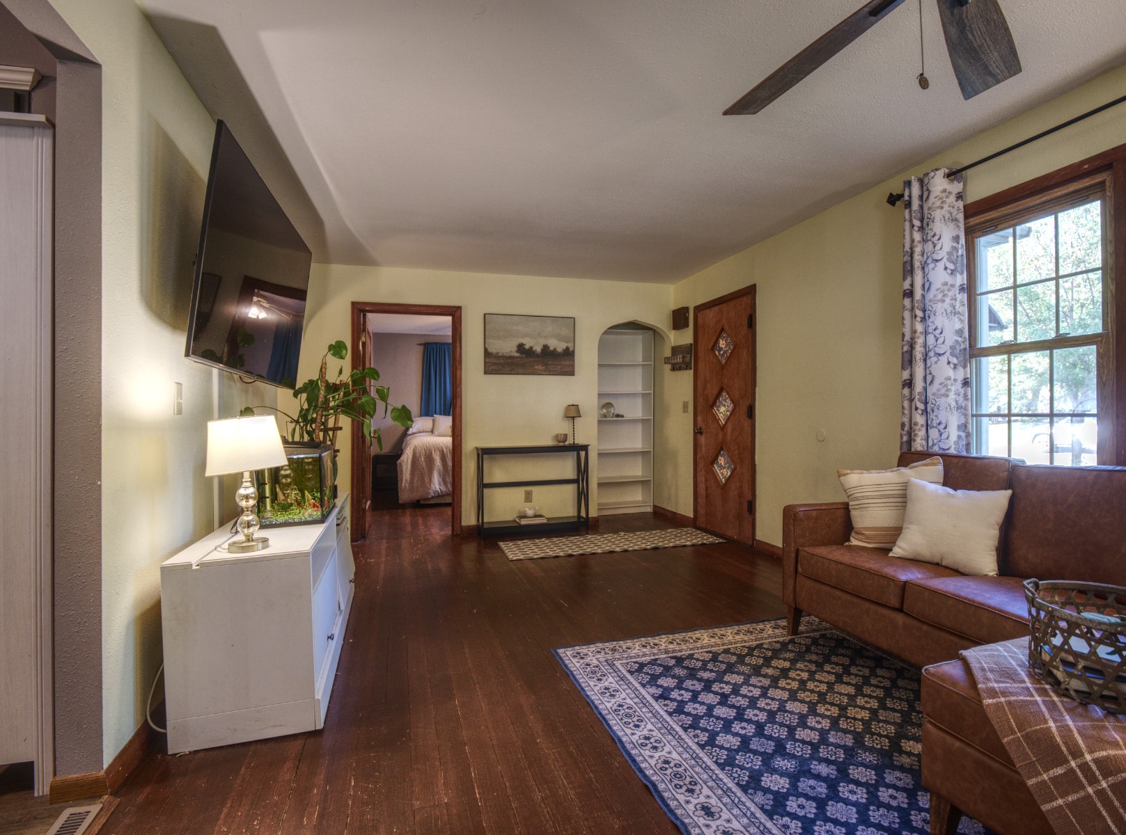 701 Park Avenue Property Photo 6