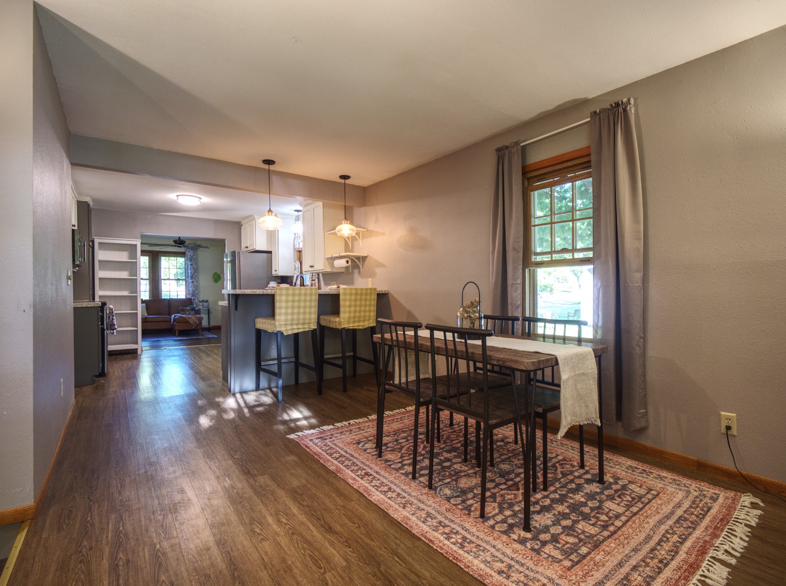 701 Park Avenue Property Photo 12