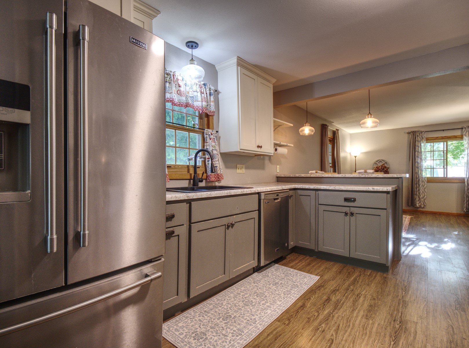 701 Park Avenue Property Photo 14