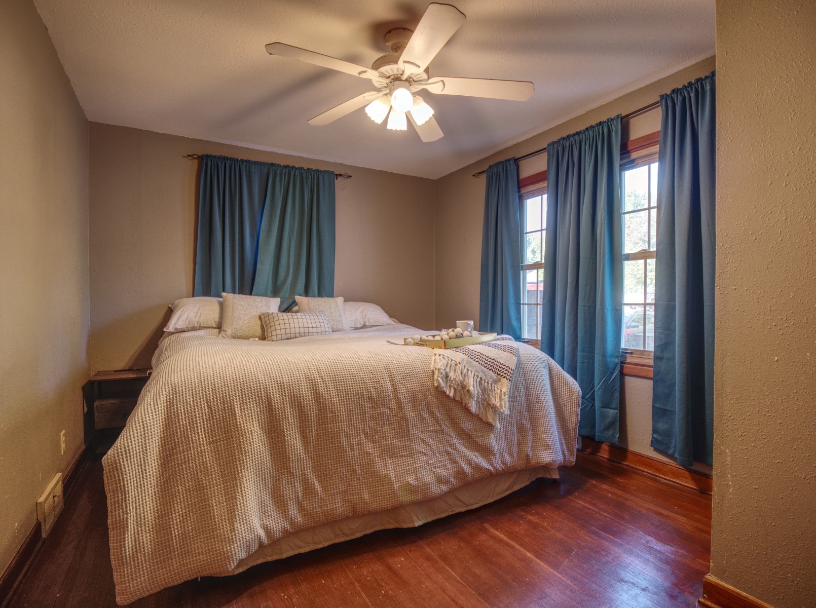 701 Park Avenue Property Photo 17