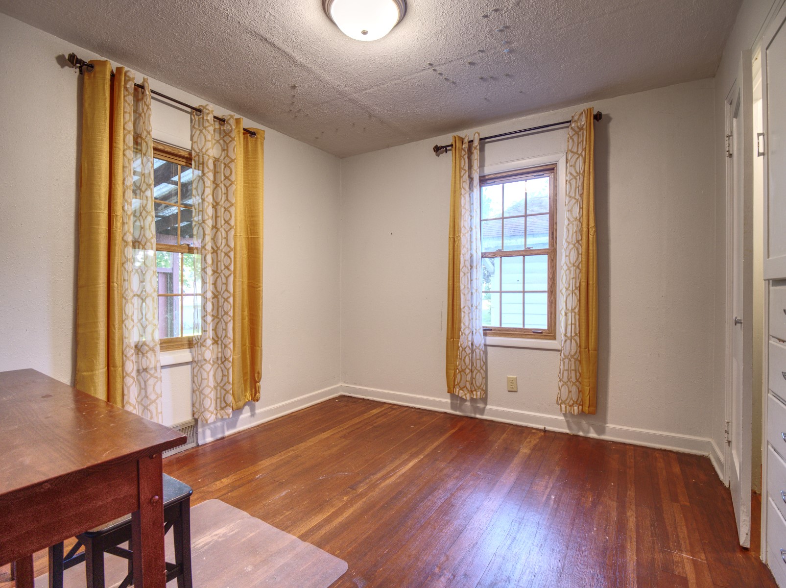 701 Park Avenue Property Photo 23