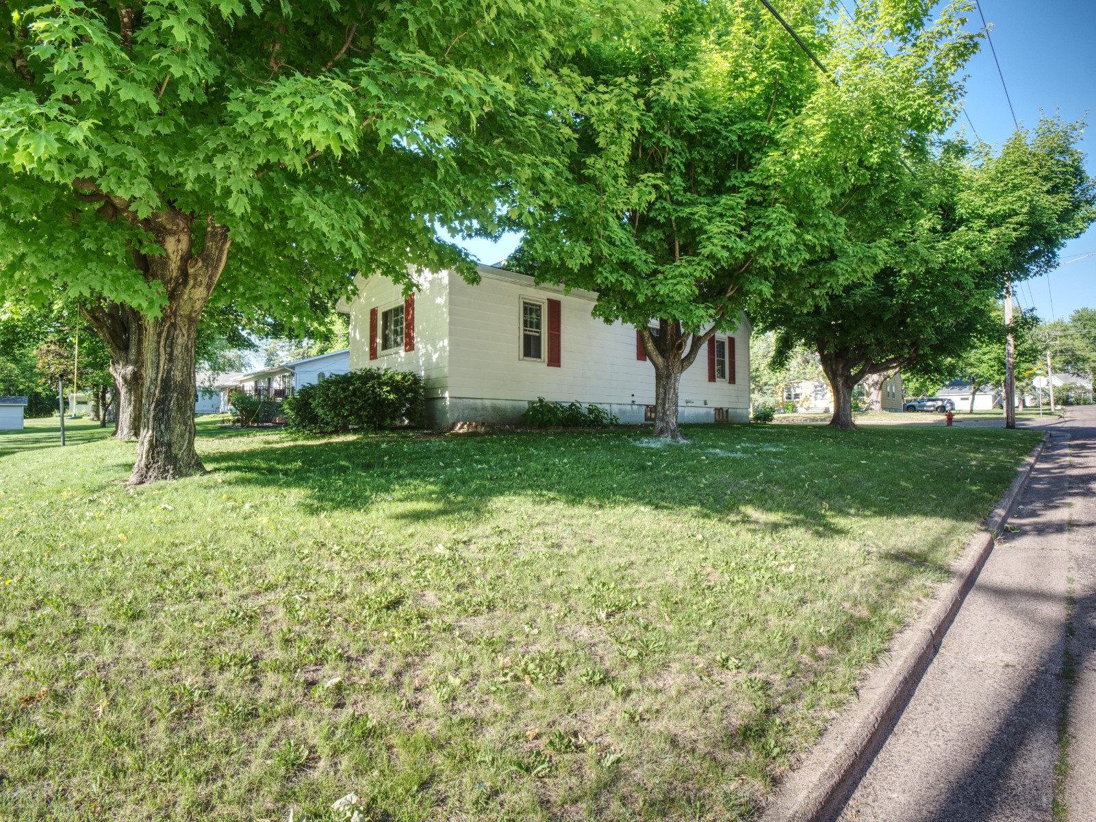 701 Park Avenue Property Photo 32