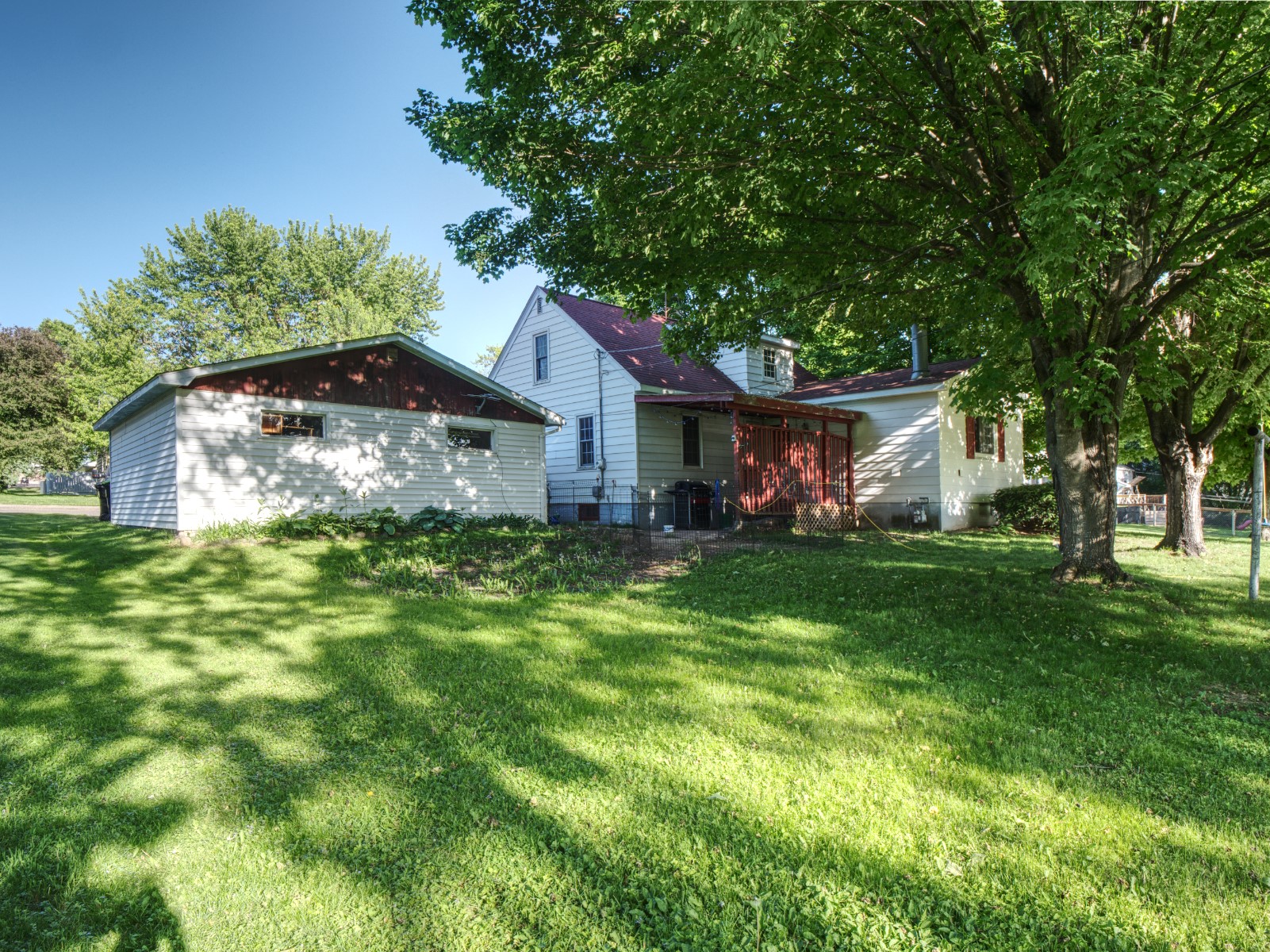 701 Park Avenue Property Photo 34