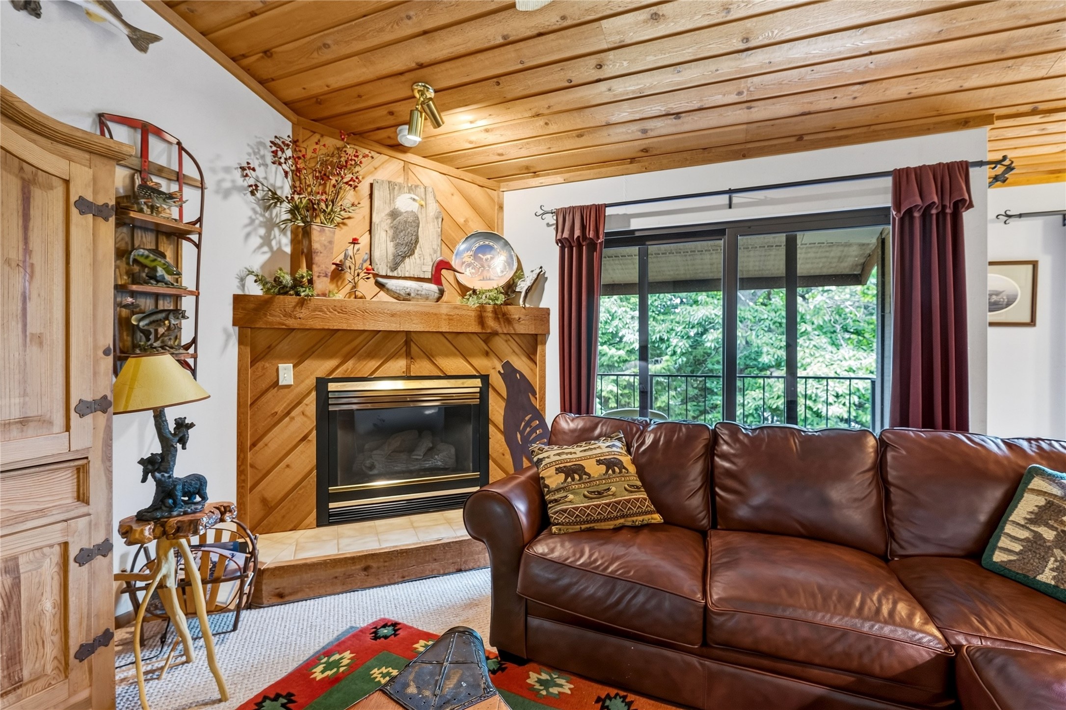 42950 Lakewoods Drive 302 Property Photo 4