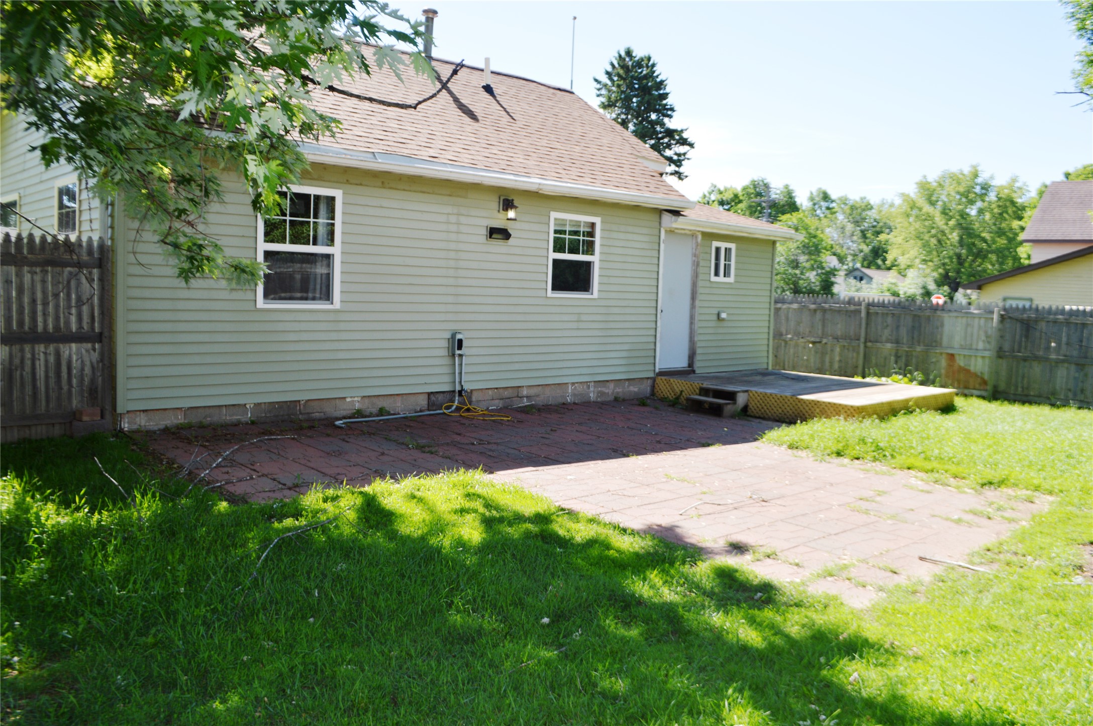 204 S 2nd Street Property Photo 2