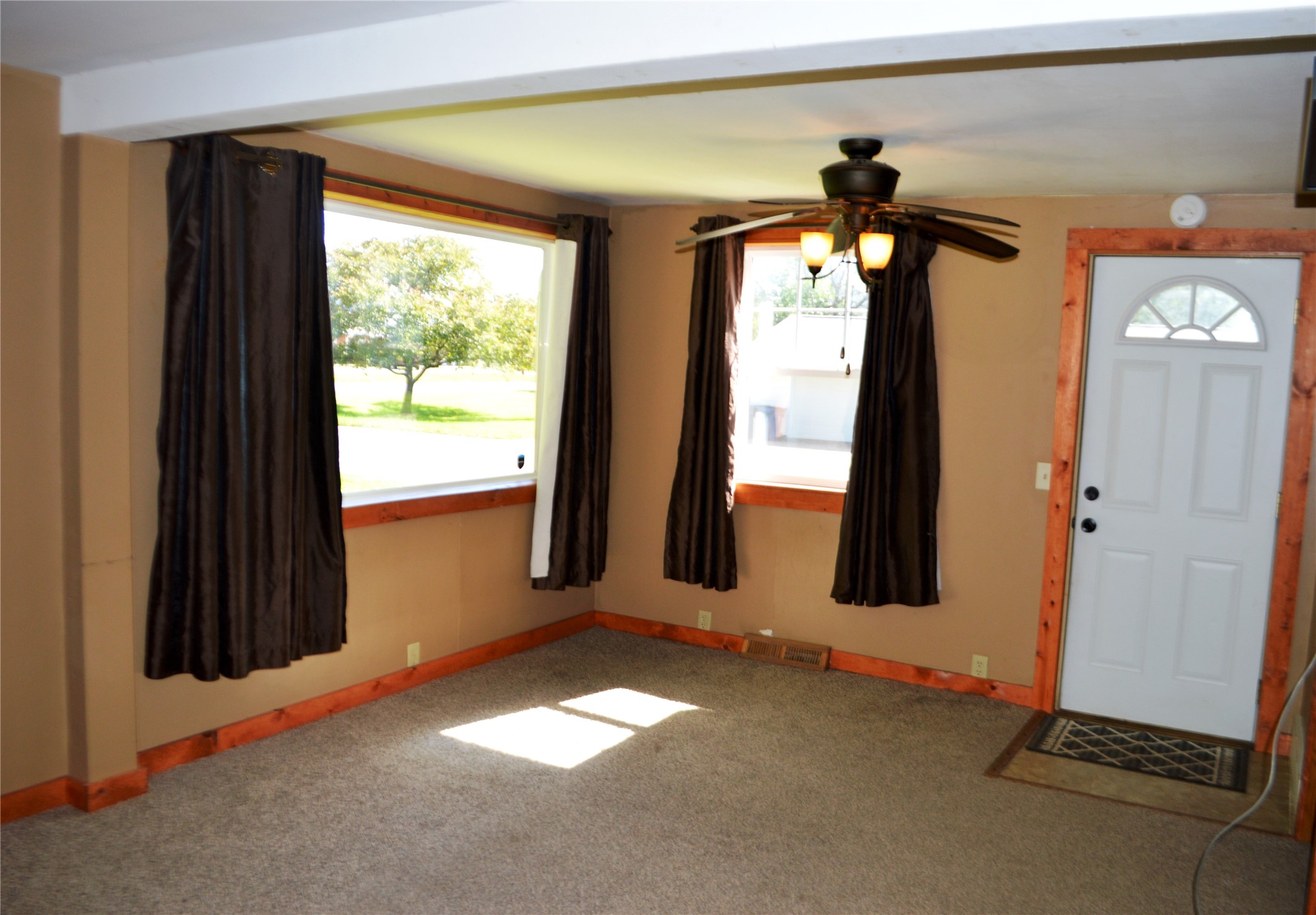 204 S 2nd Street Property Photo 8