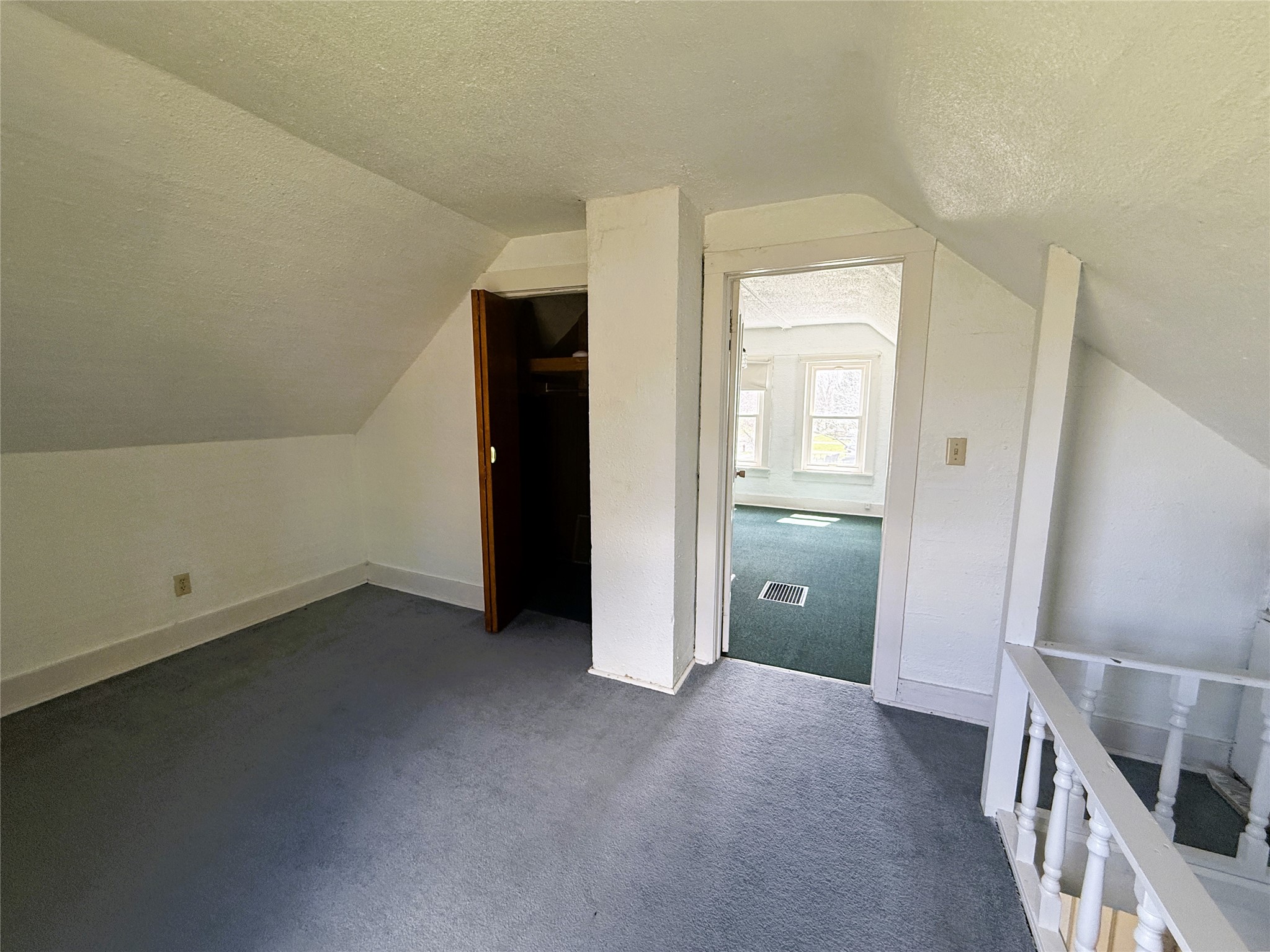 814 E 4th Street S Property Photo 17