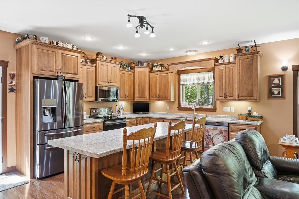 1904 Deblene Lane Property Photo 8