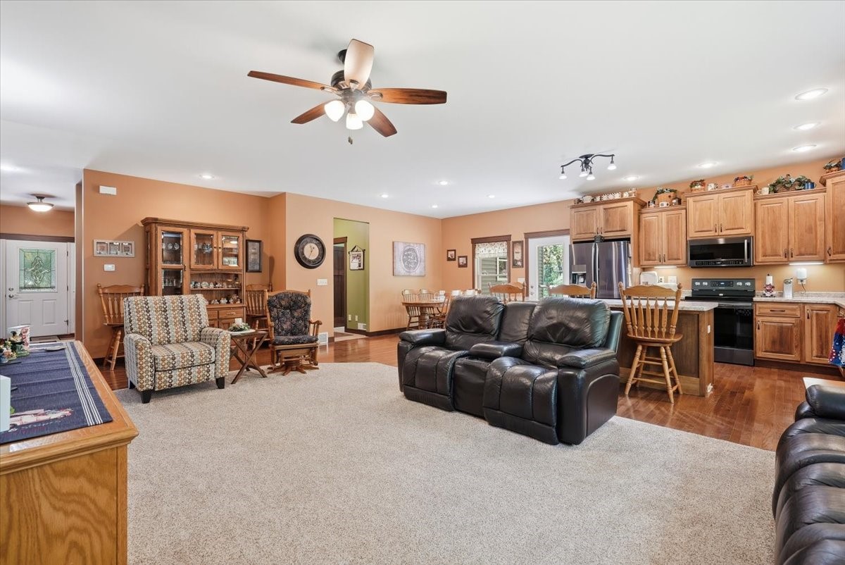 1904 Deblene Lane Property Photo 12