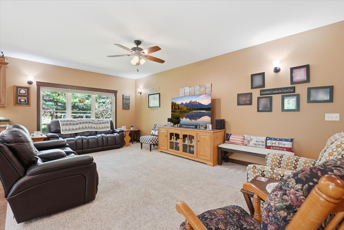 1904 Deblene Lane Property Photo 13