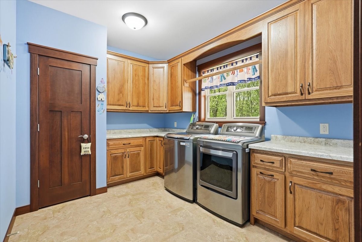 1904 Deblene Lane Property Photo 23