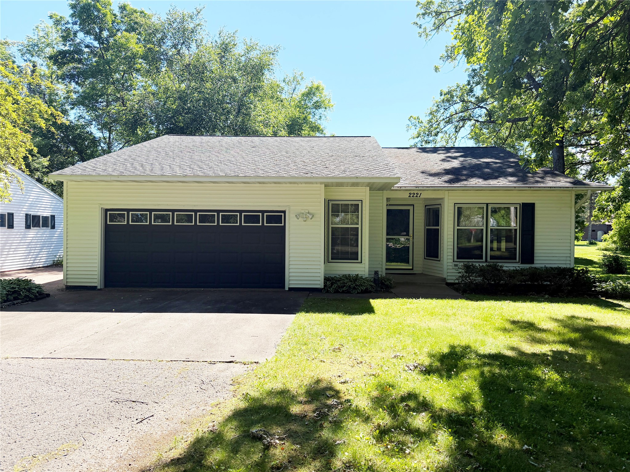 2221 21st Street Property Photo 1