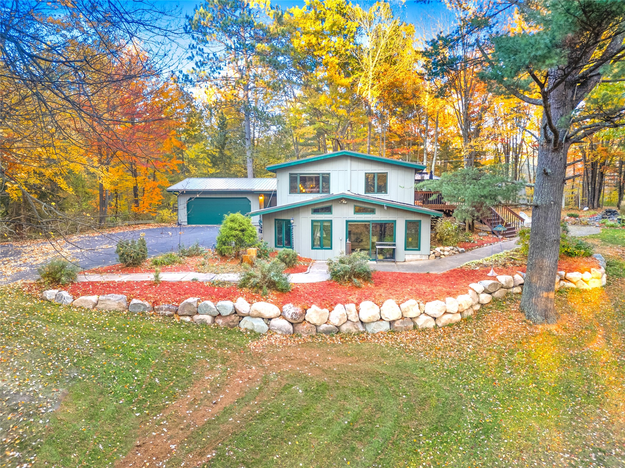 9724 N County Highway A Property Photo 1
