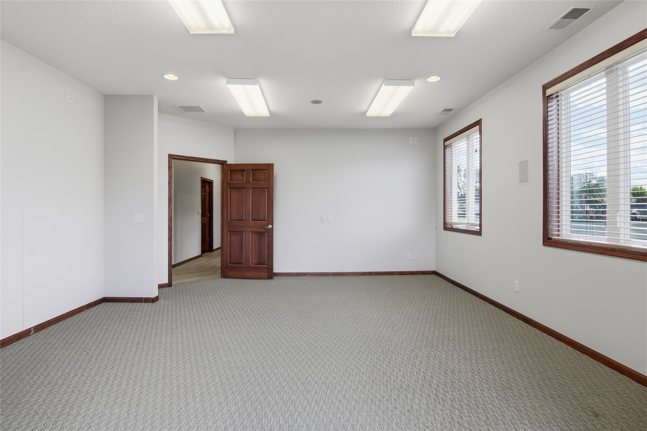 2108 S Broadway Street Property Photo 6
