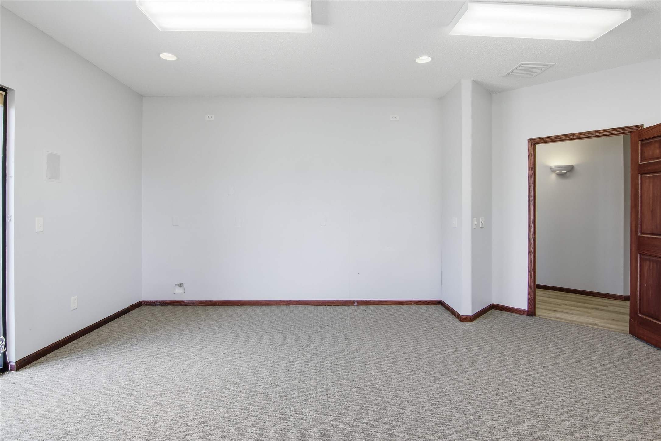 2108 S Broadway Street Property Photo 7