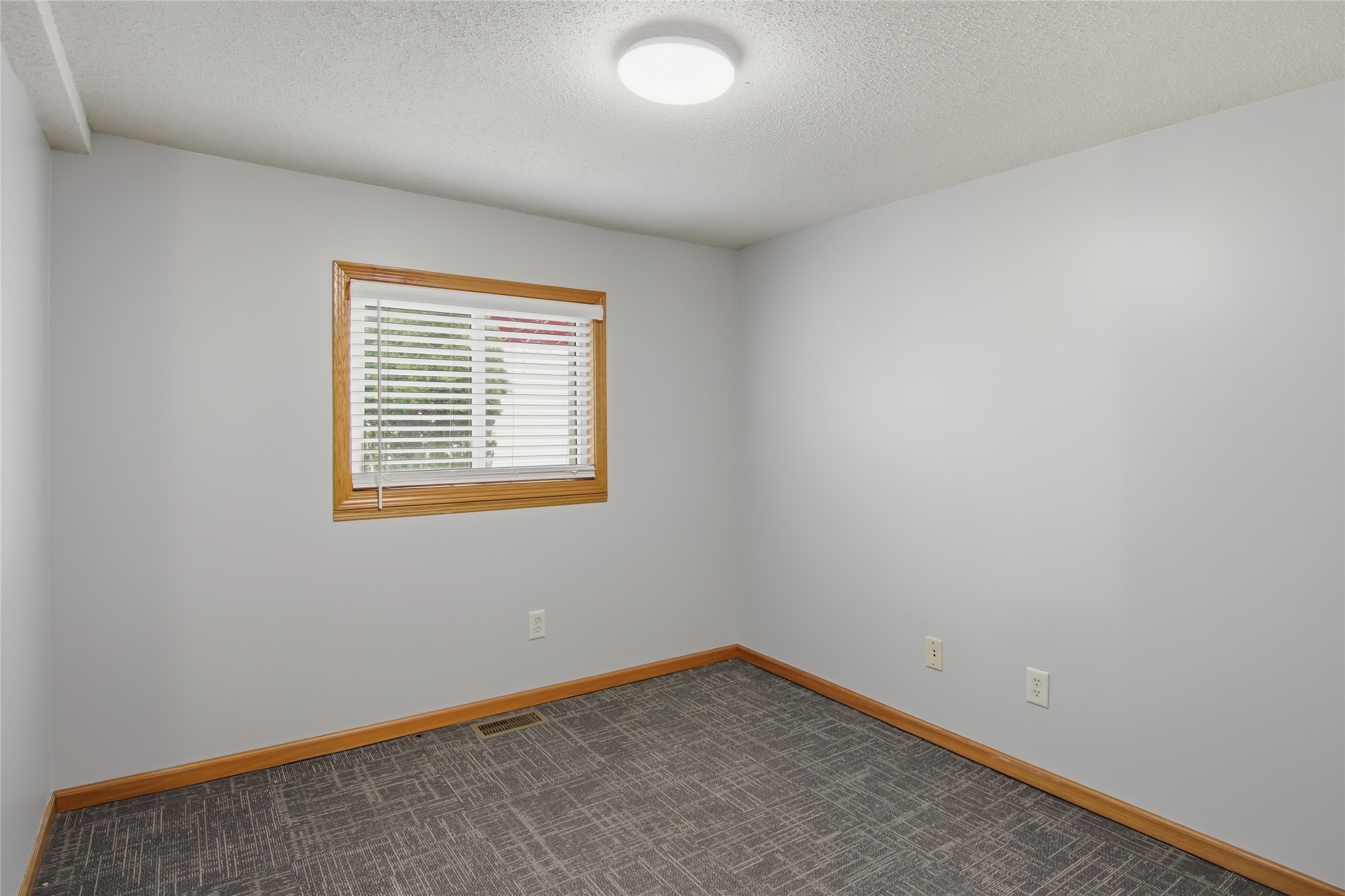 2108 S Broadway Street Property Photo 20