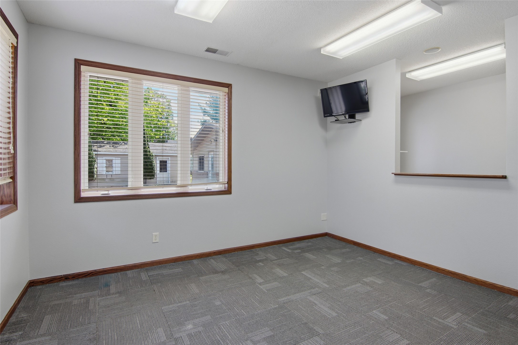 2108 S Broadway Street Property Photo 27