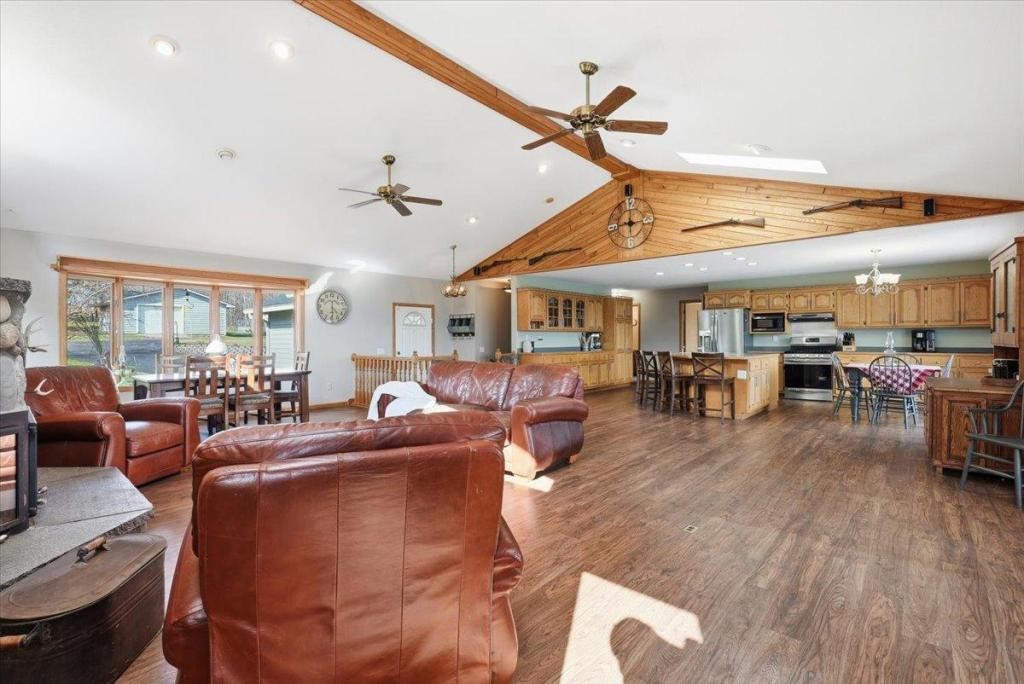 4179 Green Trail Property Photo 7