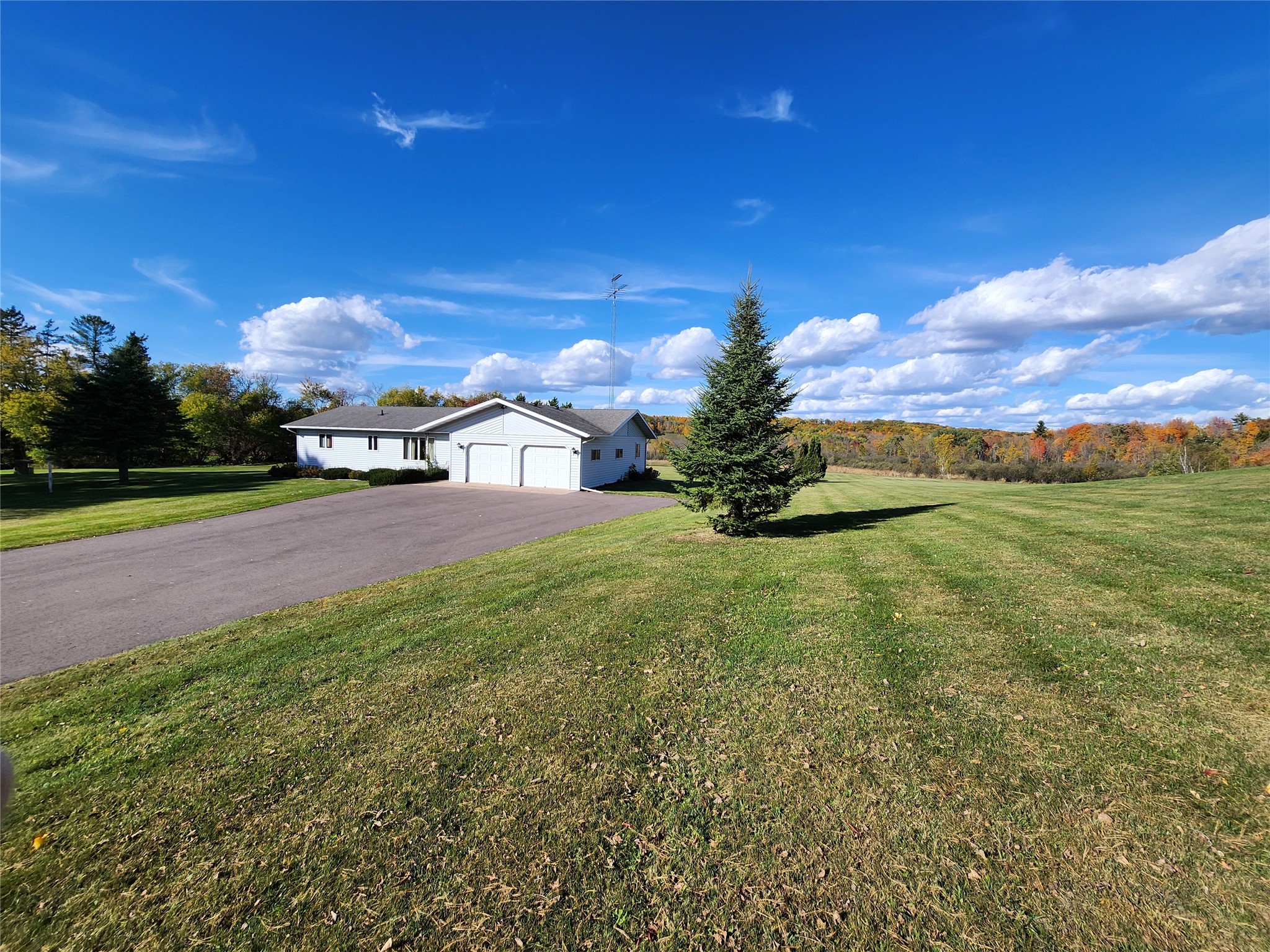 W16250 County Road F Property Photo 1