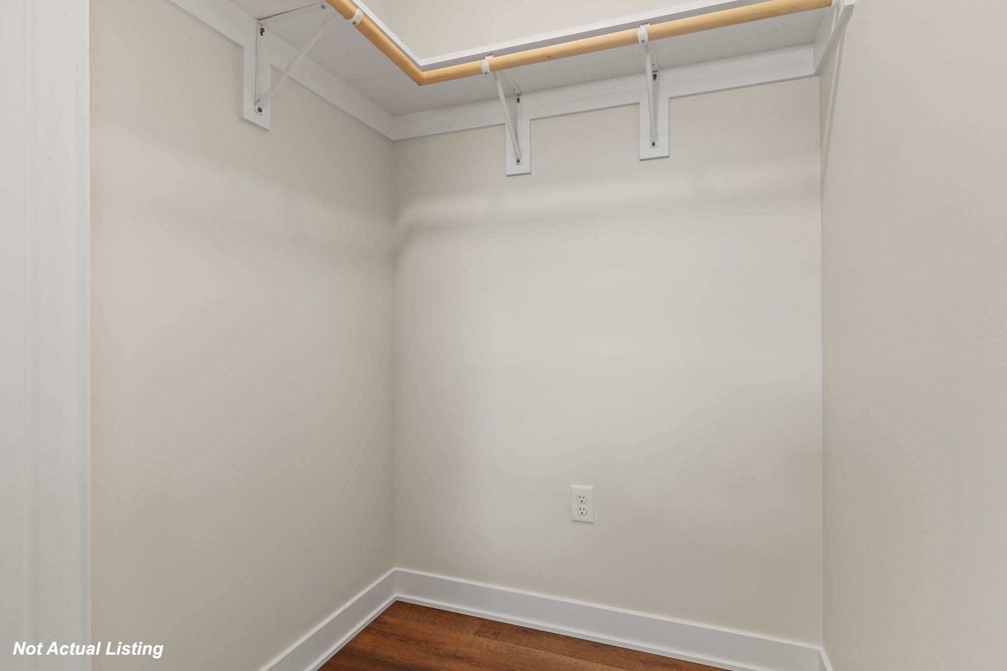 415 Finvold Street Property Photo 12