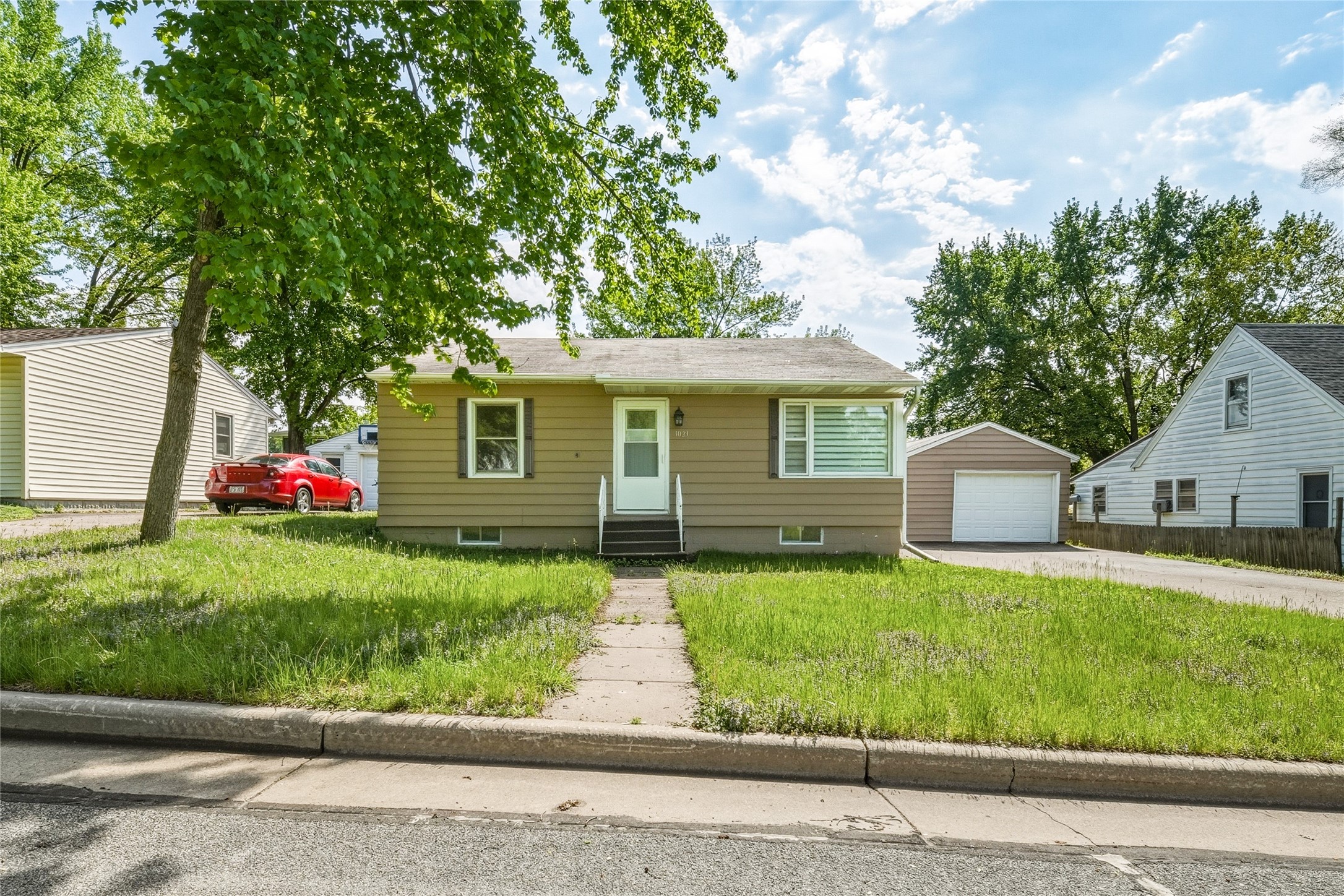 1021 Essex Street Property Photo 1