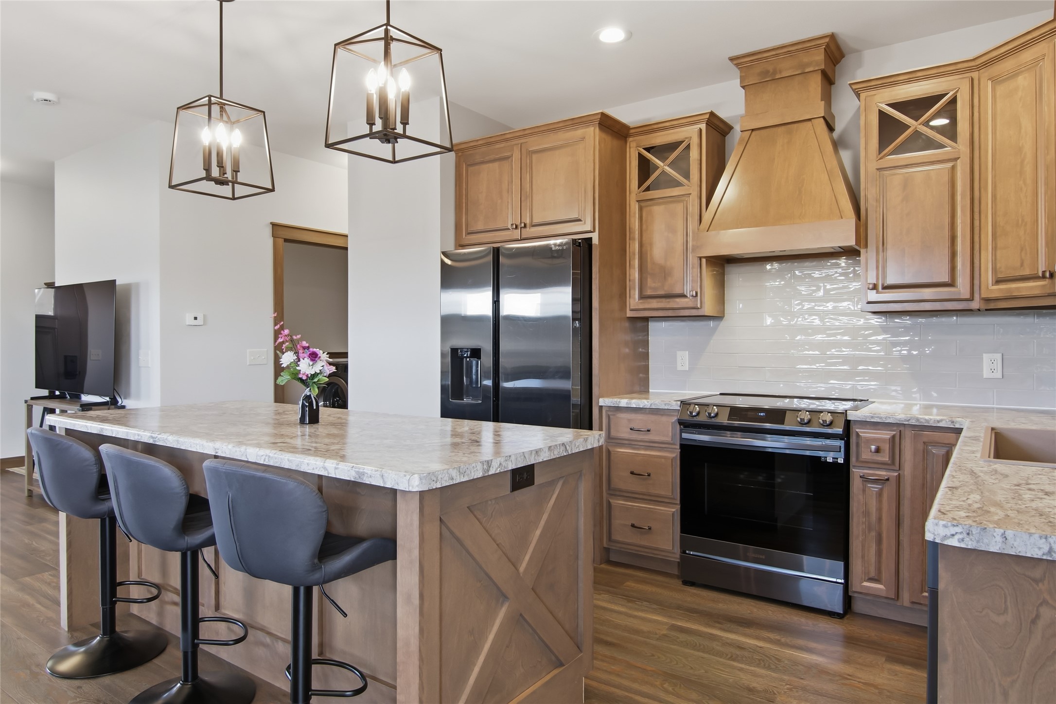 6401 Aspen Ridge Drive Property Photo 2