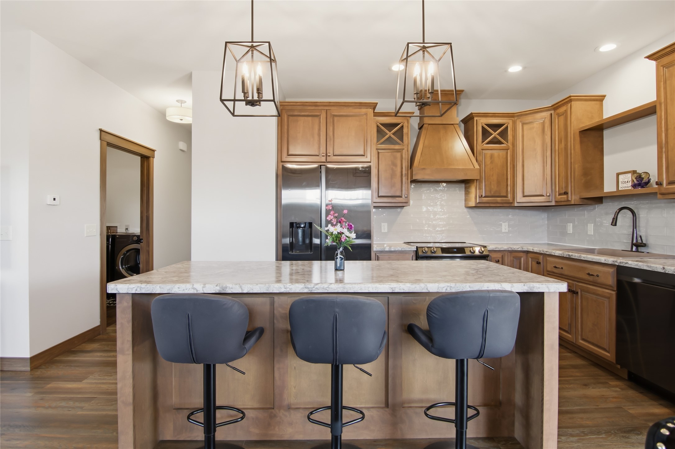 6401 Aspen Ridge Drive Property Photo 3