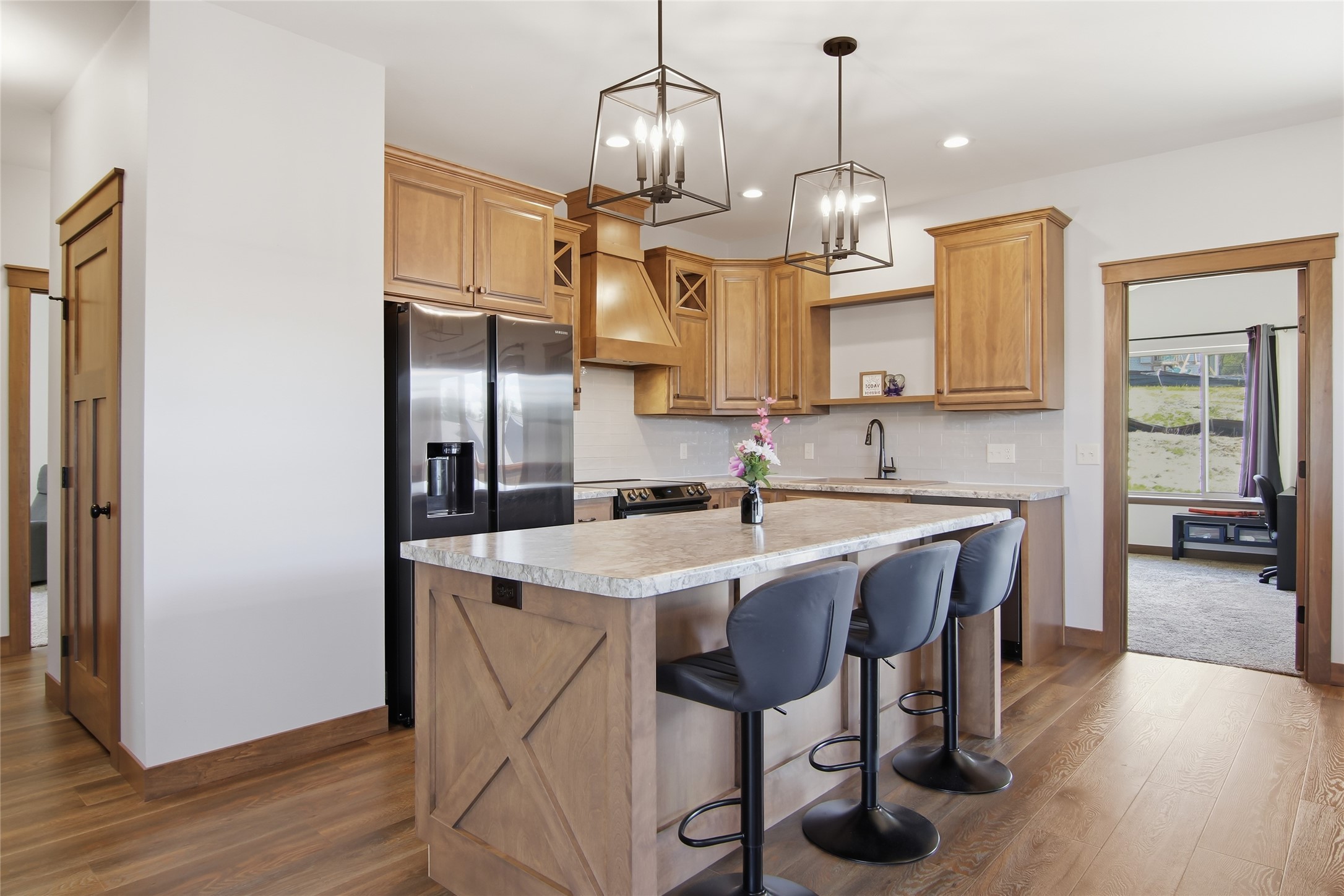 6401 Aspen Ridge Drive Property Photo 4