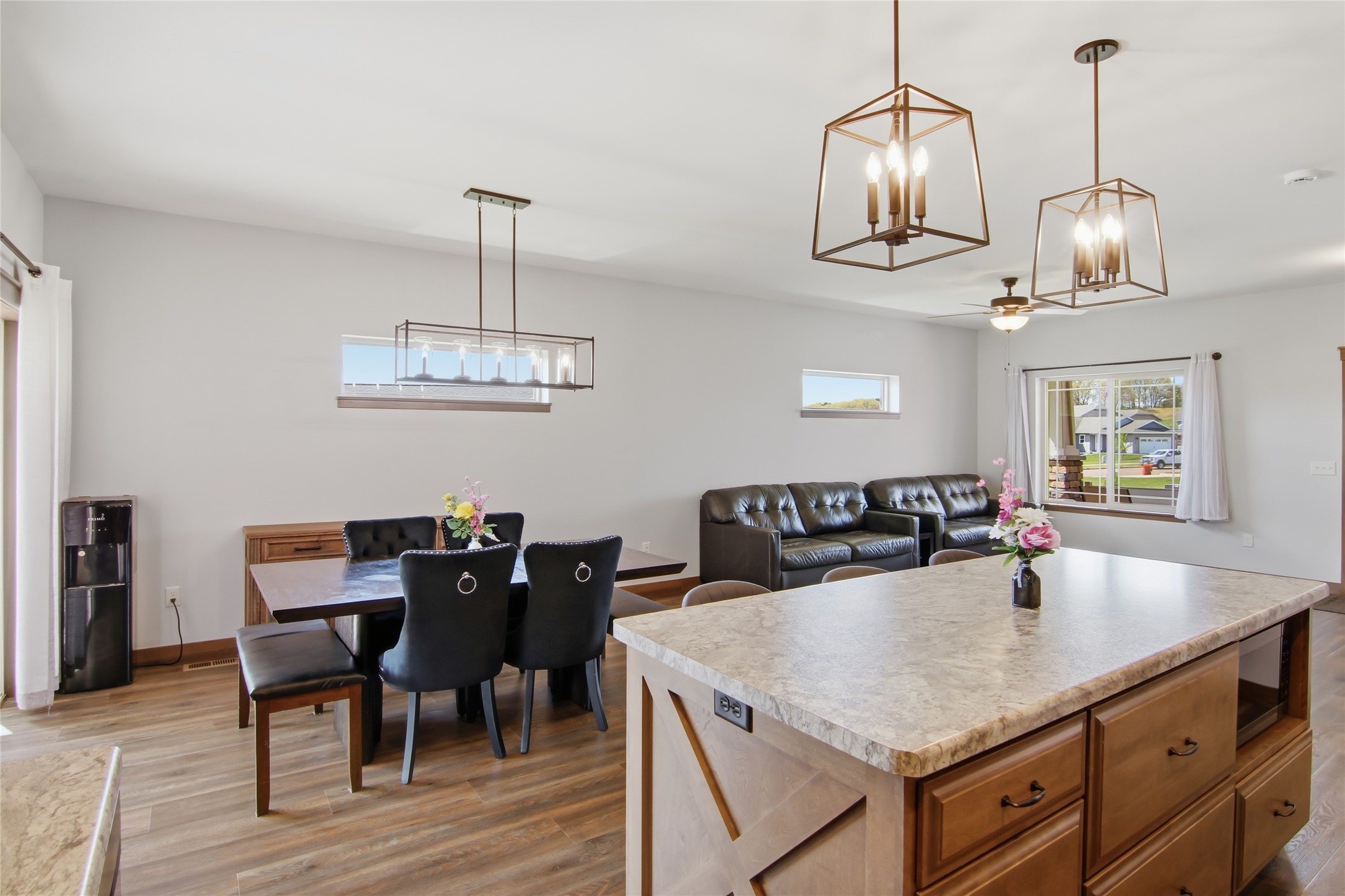 6401 Aspen Ridge Drive Property Photo 8