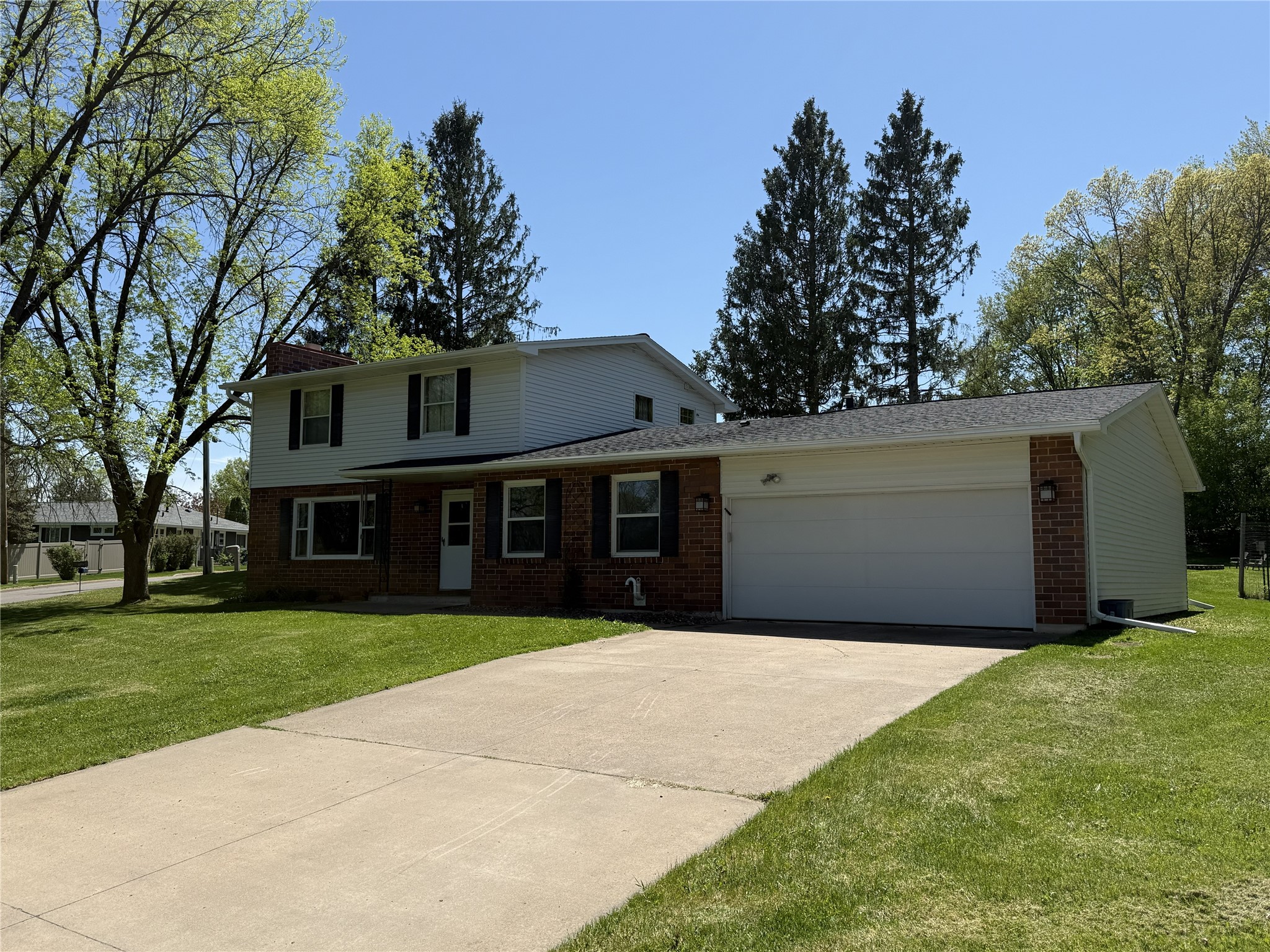 1502 W Marshall Street Property Photo 2