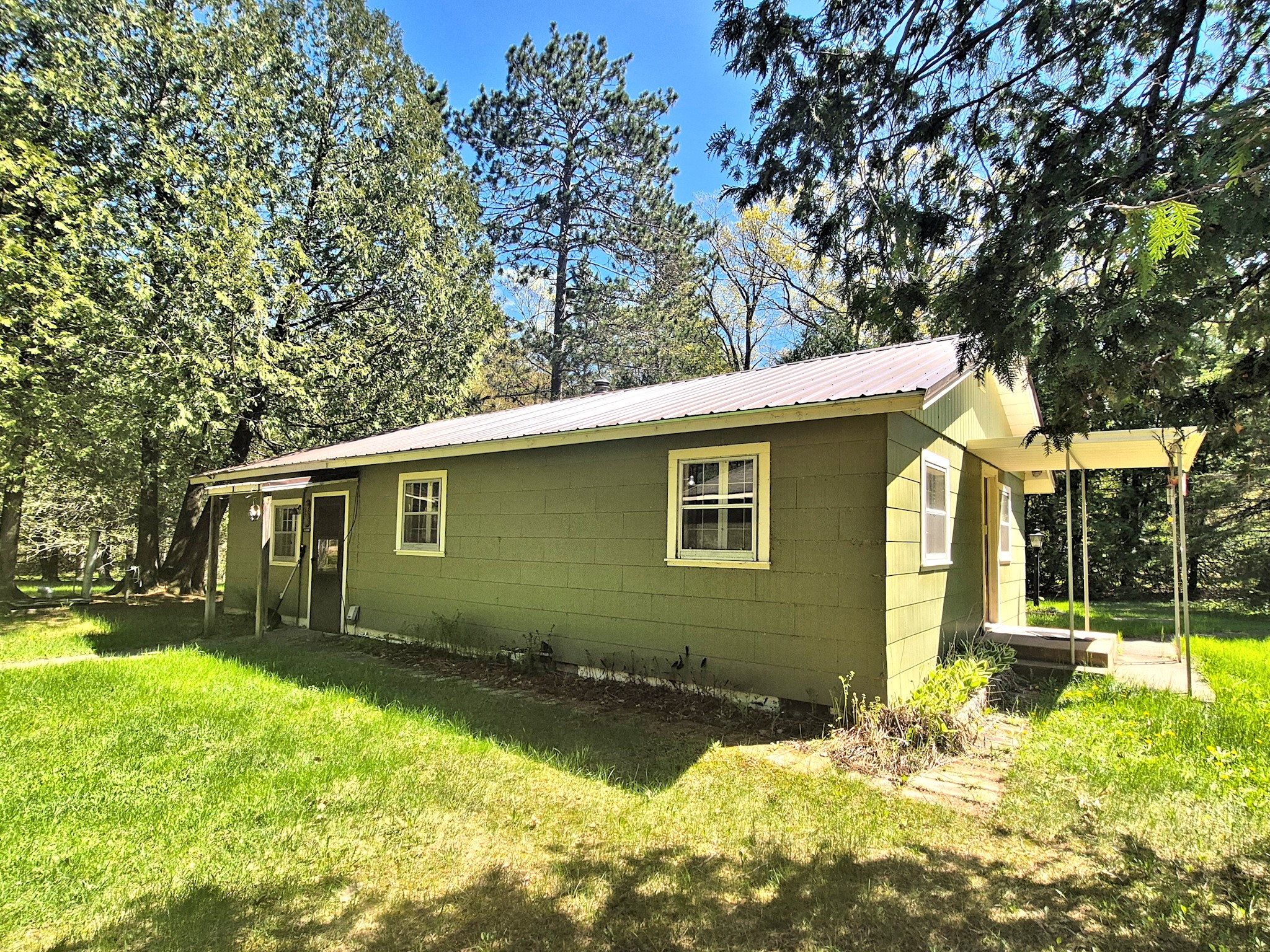 14306 W Pine Street Property Photo 2
