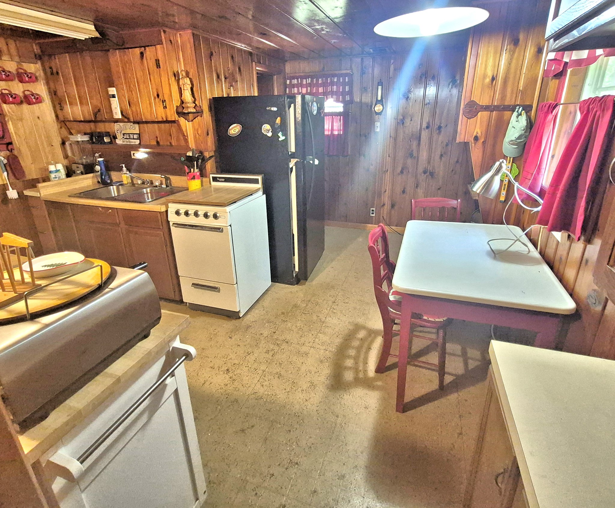 14306 W Pine Street Property Photo 13