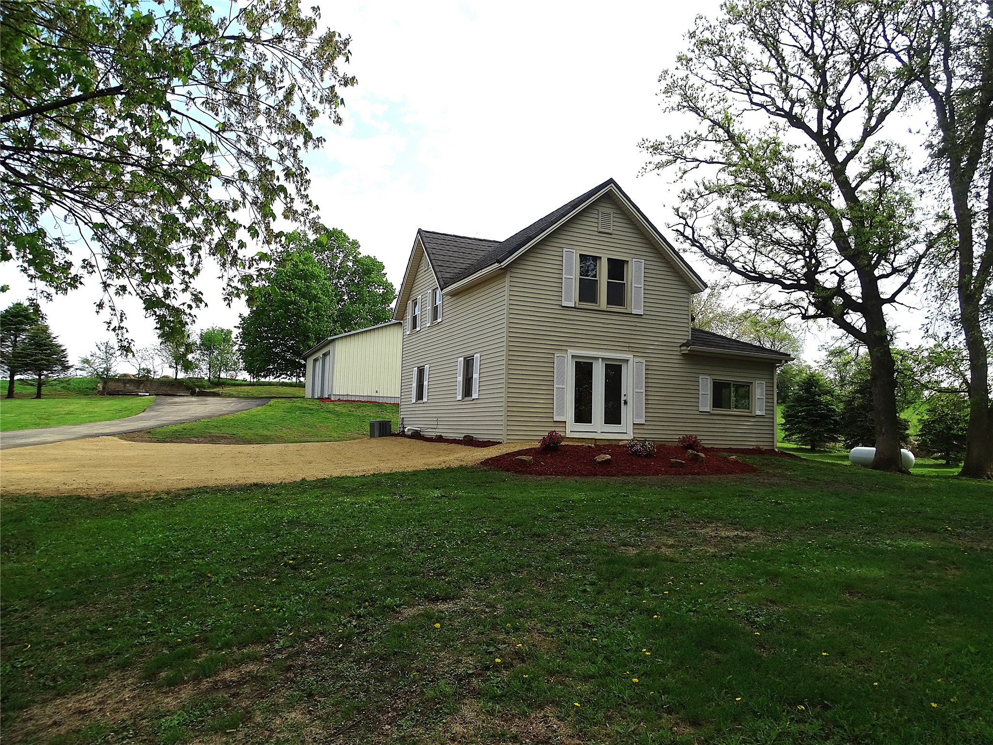 W1044 County Road Ss Property Photo 2