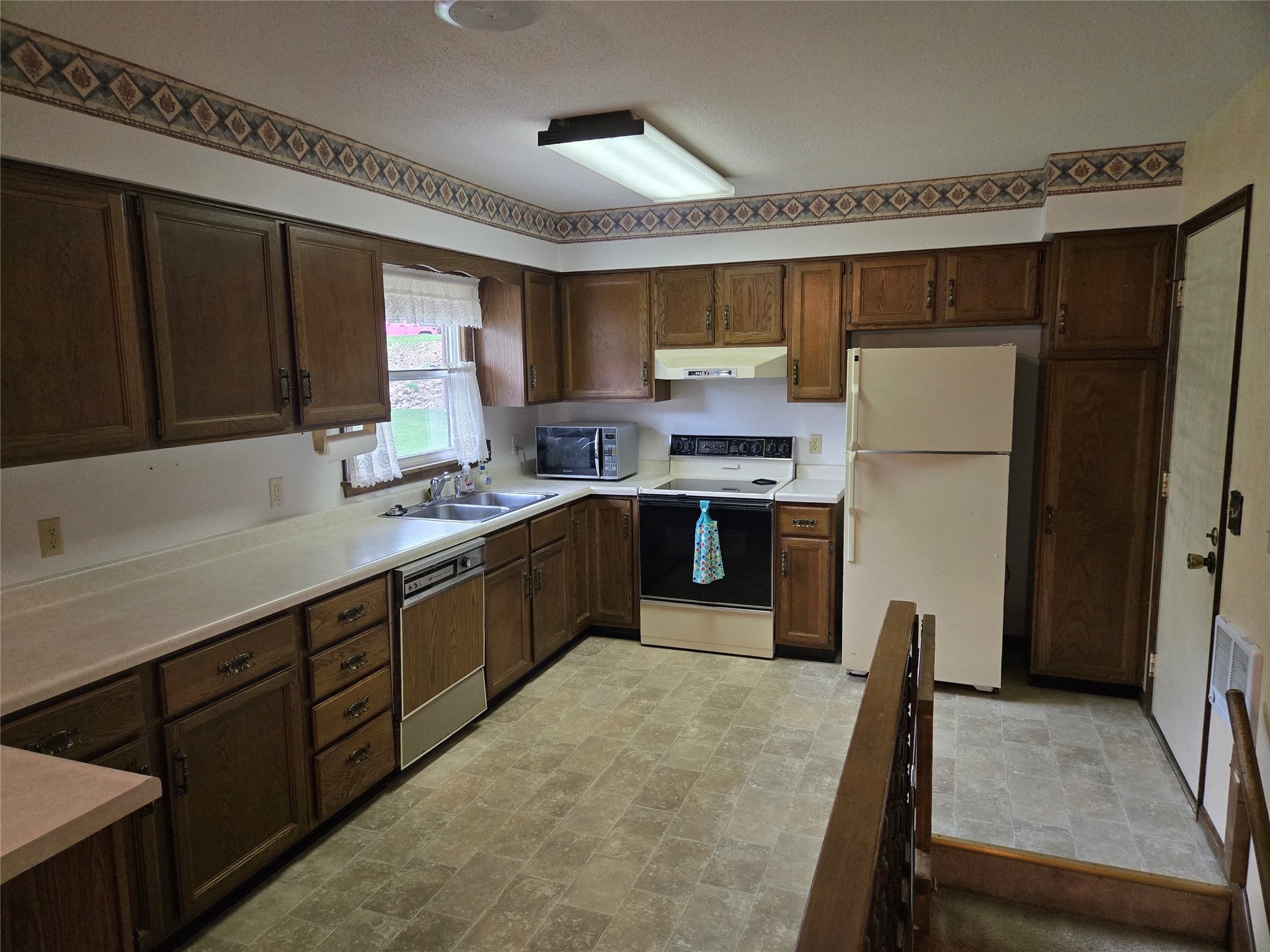 910 Mission Drive Property Photo 10