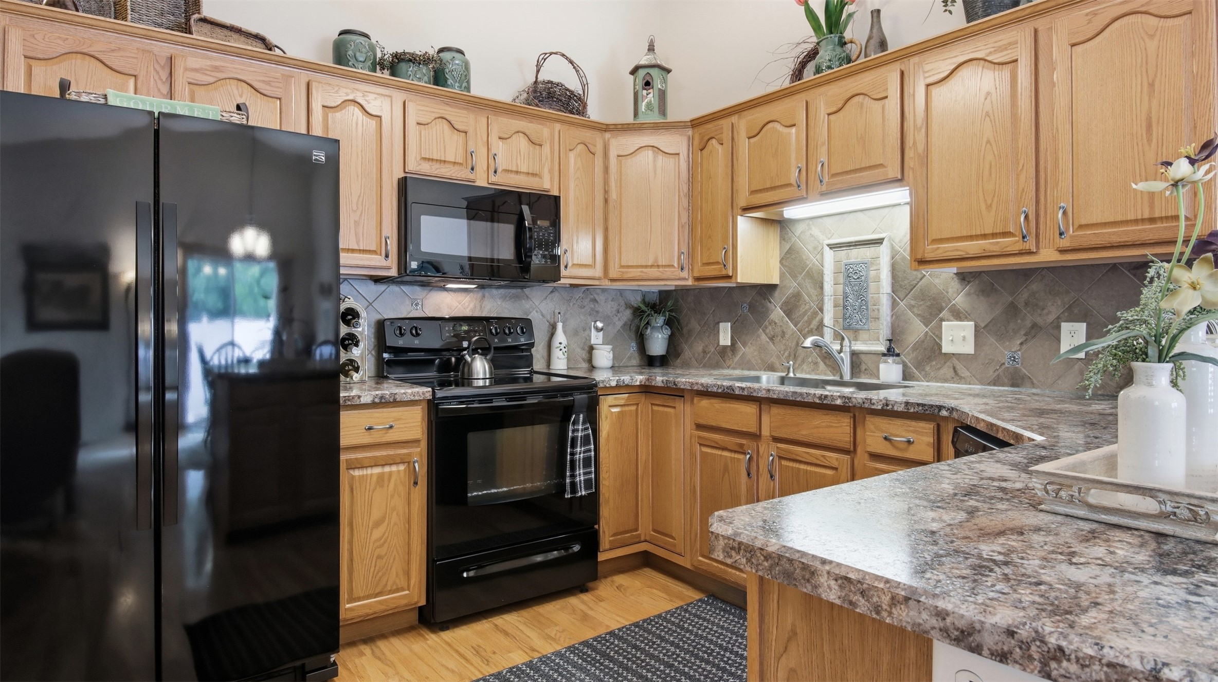 1196 Evergreen Lane Property Photo 4