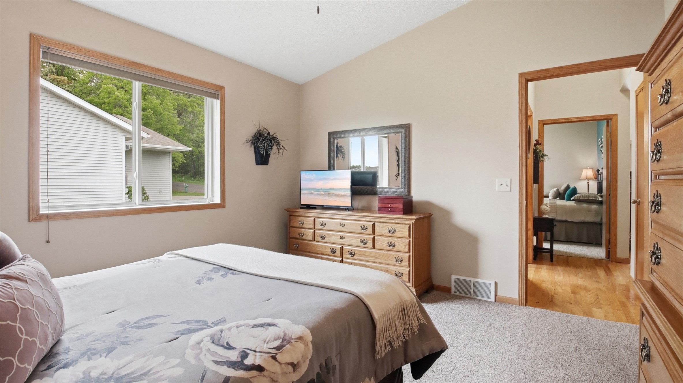 1196 Evergreen Lane Property Photo 14