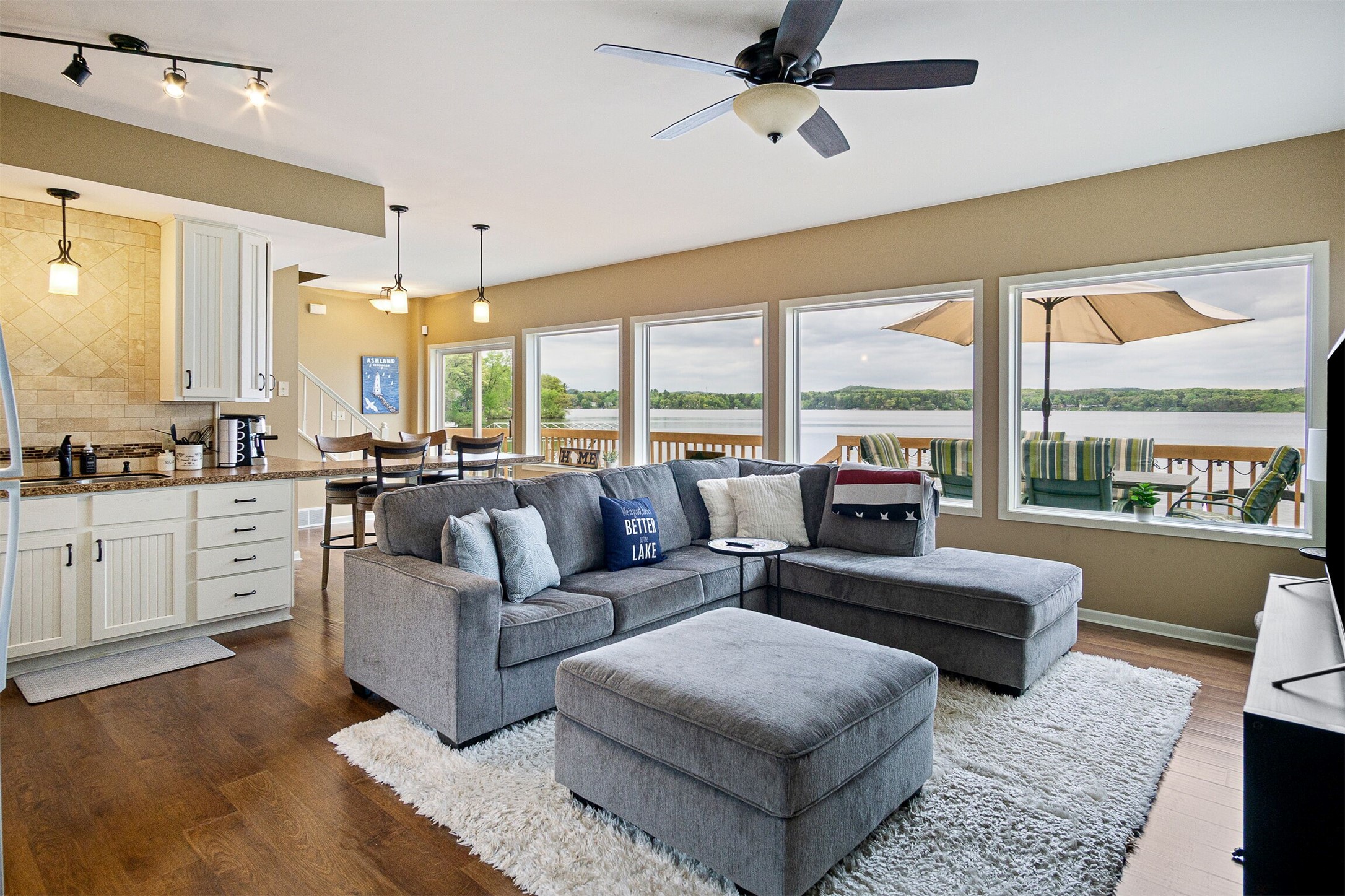 912 Kewin Street Property Photo 3