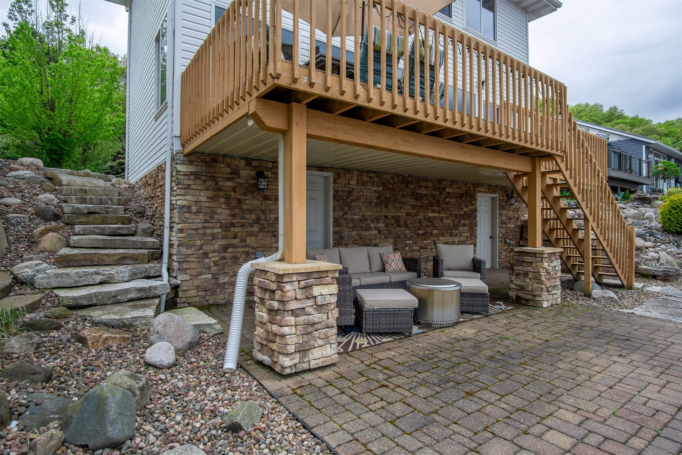 912 Kewin Street Property Photo 43