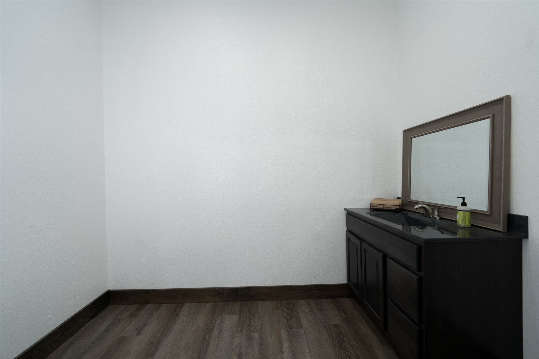 860 Gaylord Avenue Property Photo 22
