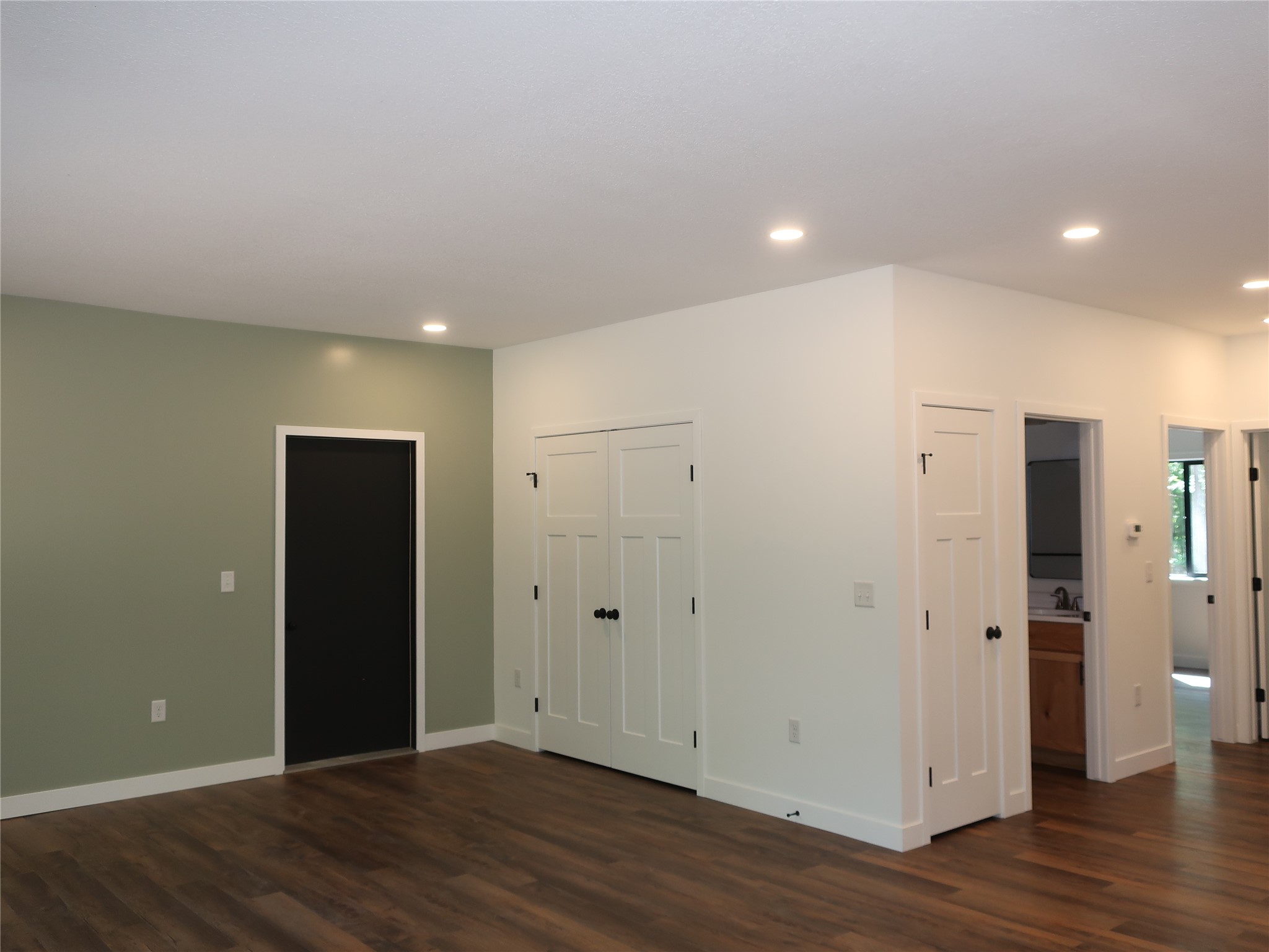 29123 Deerpath Terrace Property Photo 4