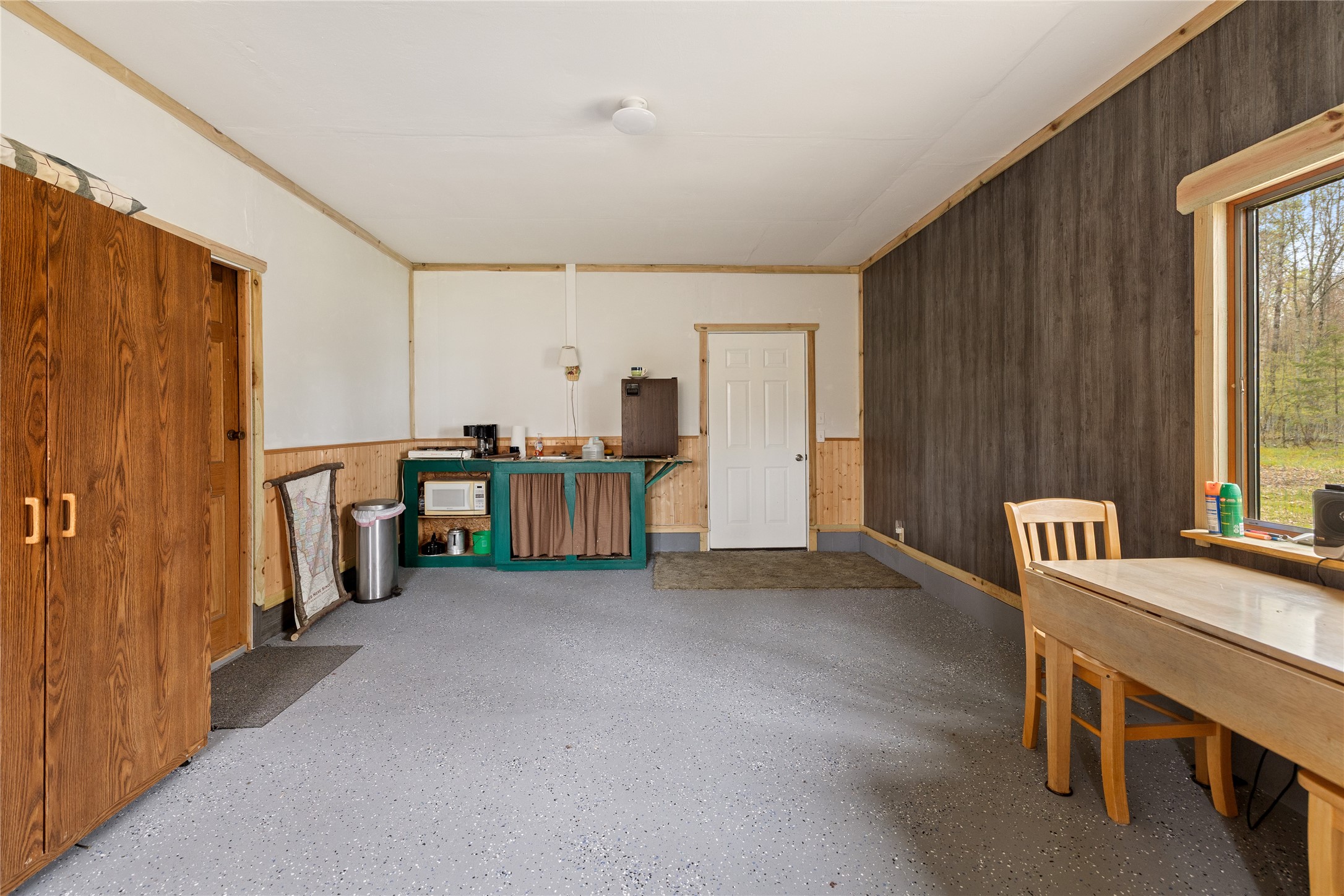 5807 Strom Road Property Photo 16