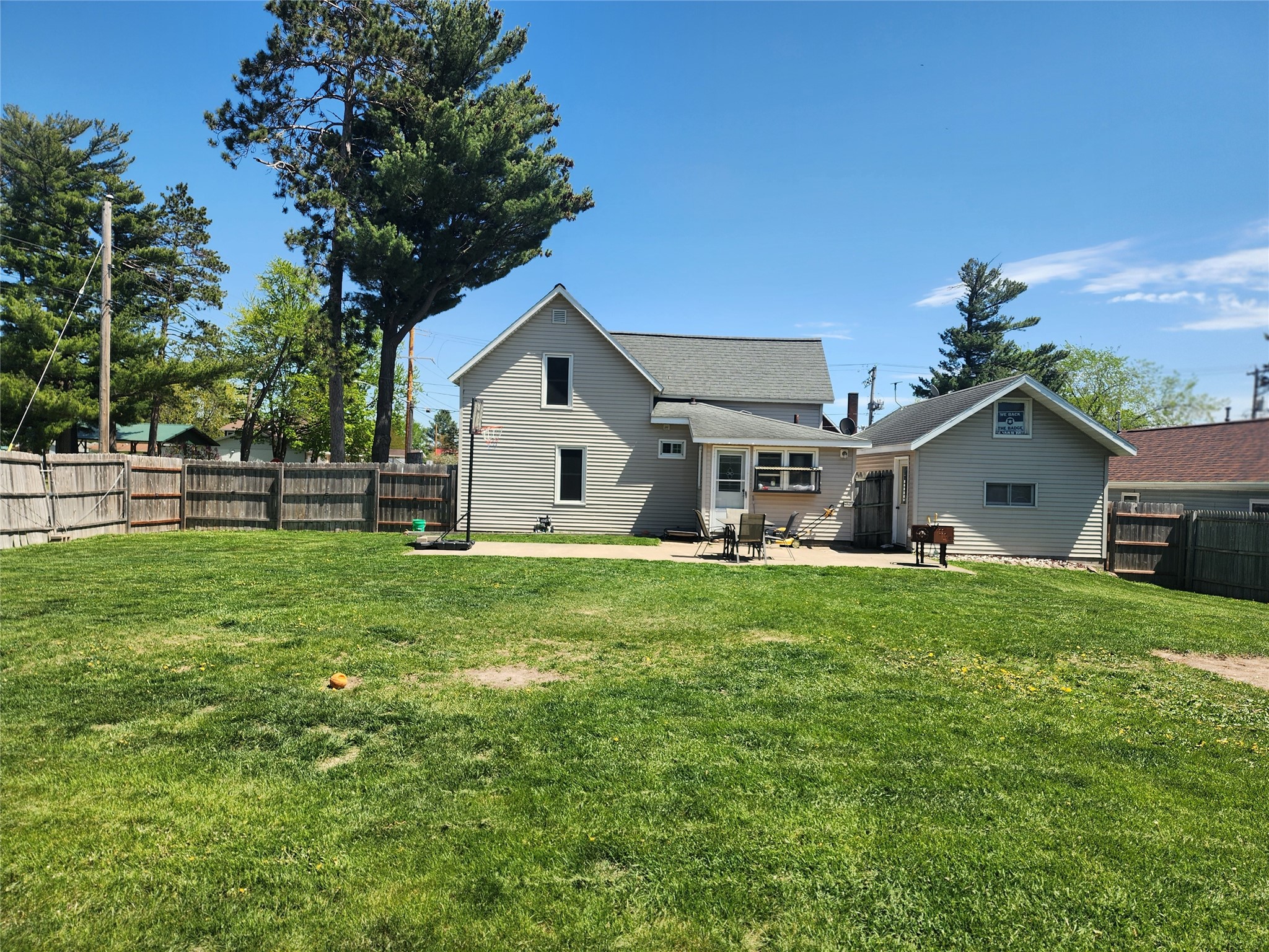 1425 3rd Street Property Photo 3