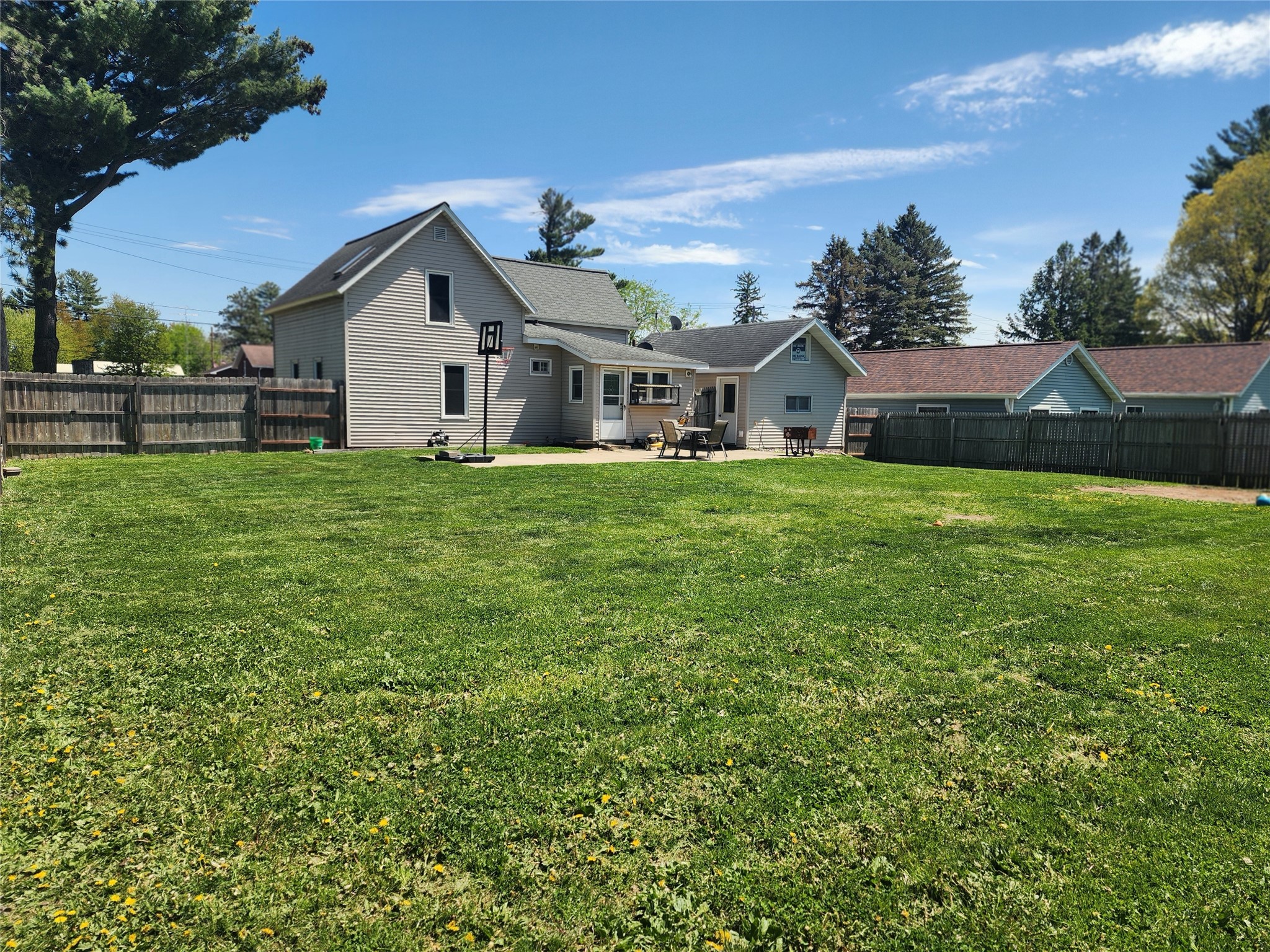 1425 3rd Street Property Photo 4