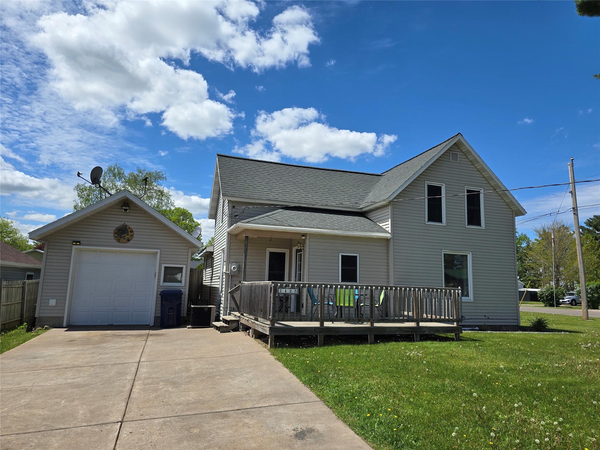 1425 3rd Street Property Photo 5