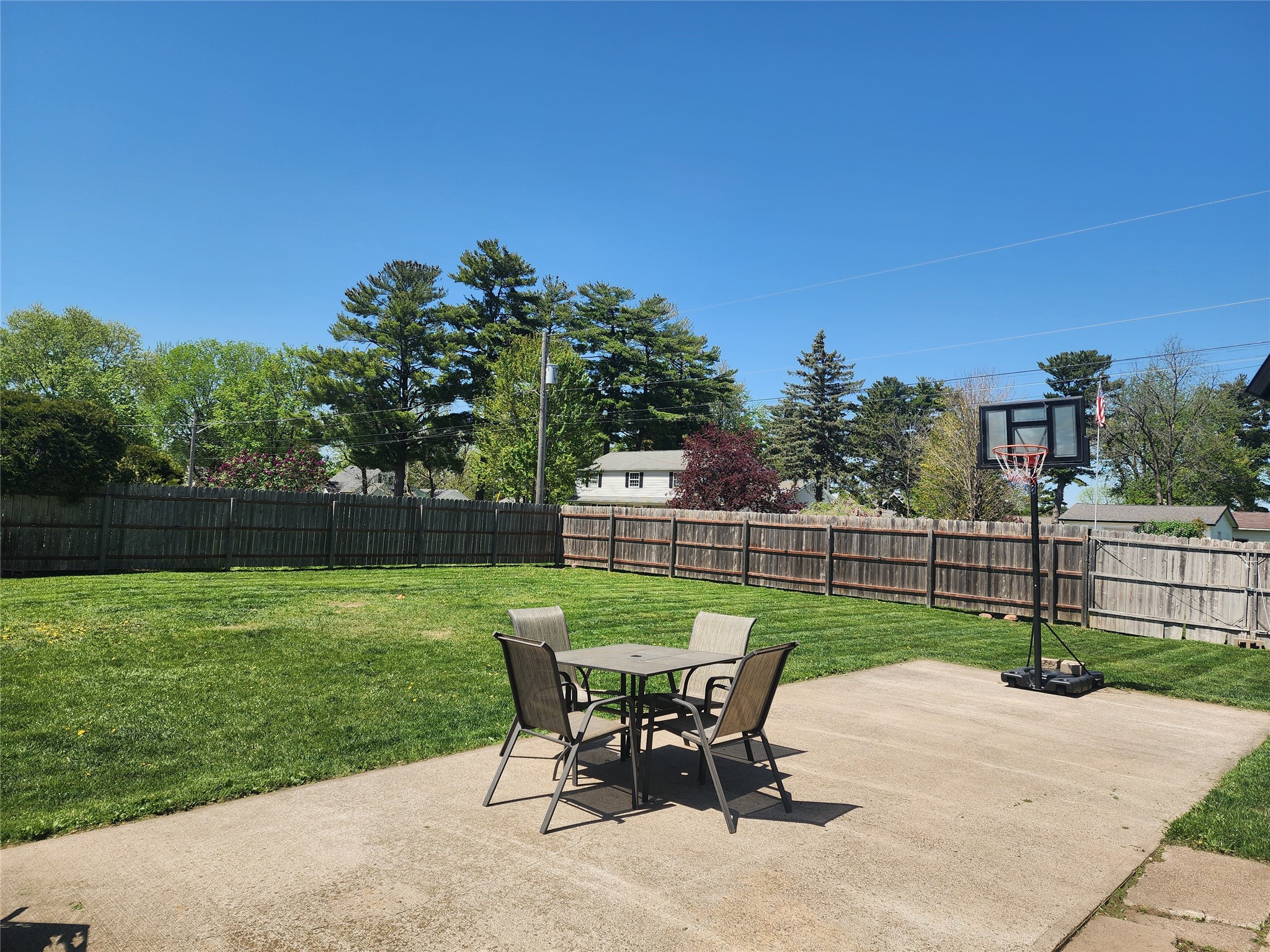 1425 3rd Street Property Photo 8