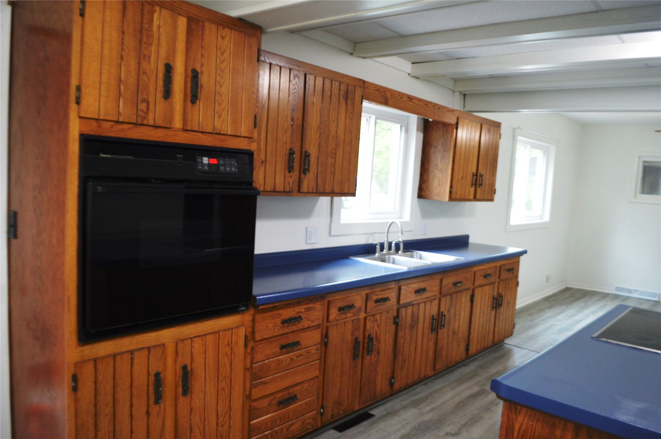 1085 Water Street Property Photo 5